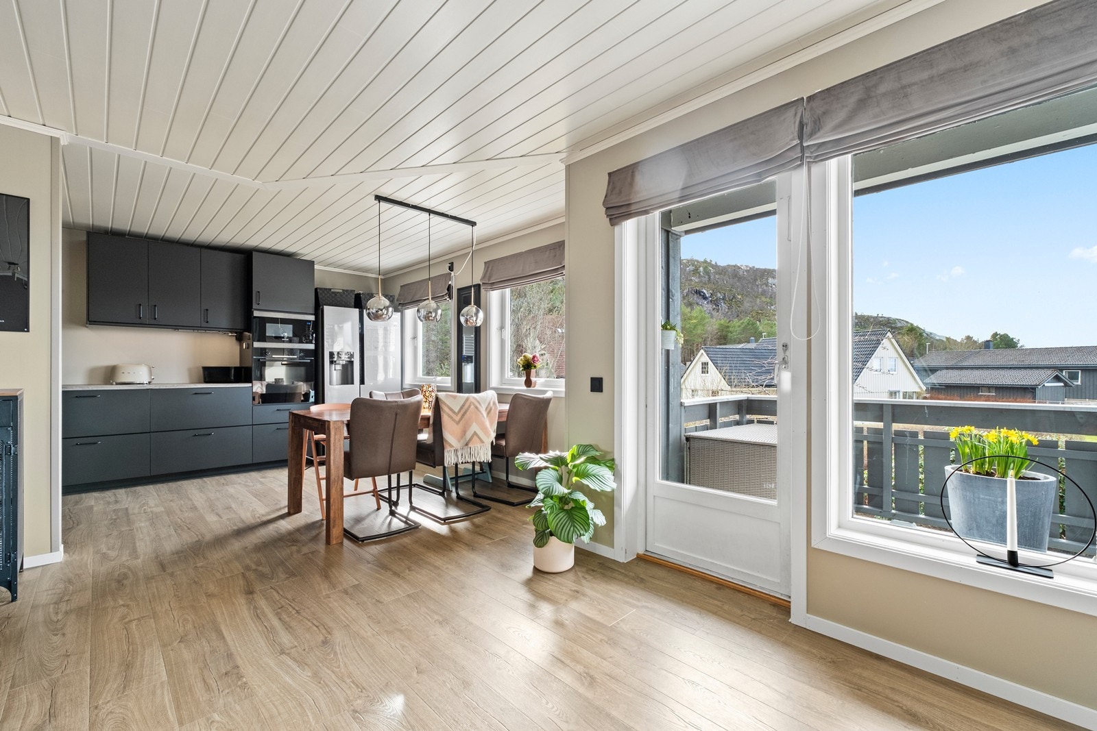 En pent oppusset leilighet på 2 plan med 3 soverom! Galleribilde