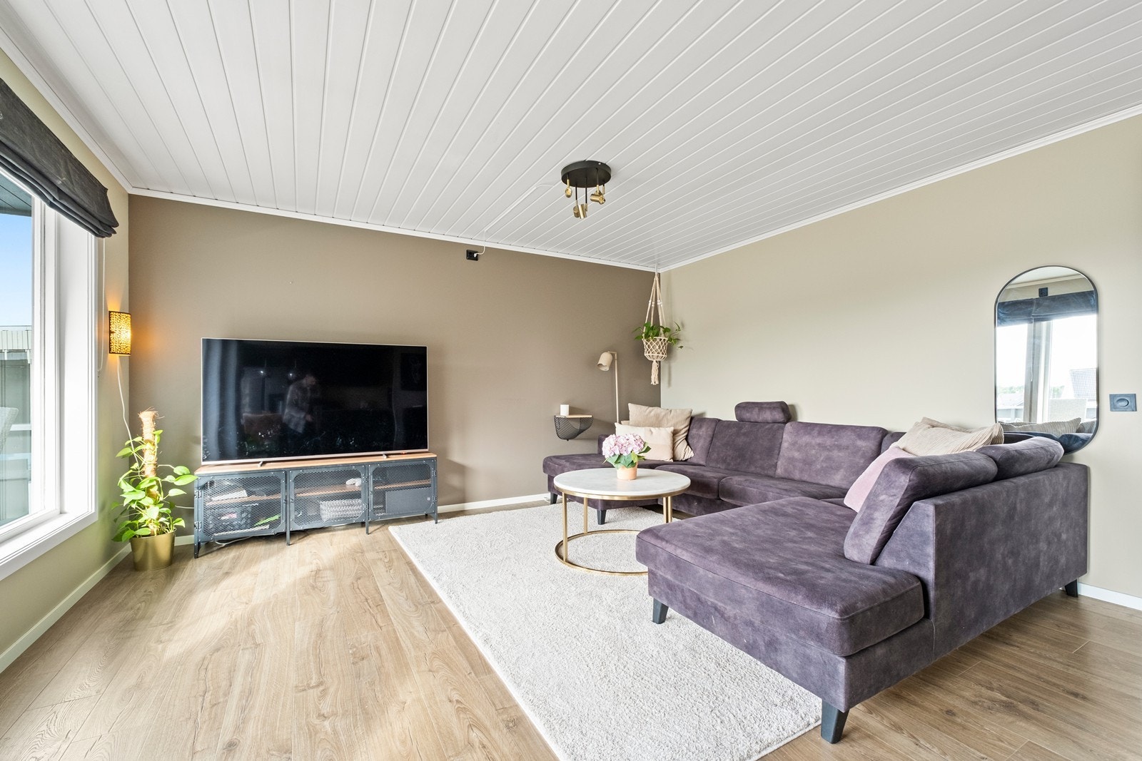 God plass til både sofa- og spisegruppe. Galleribilde