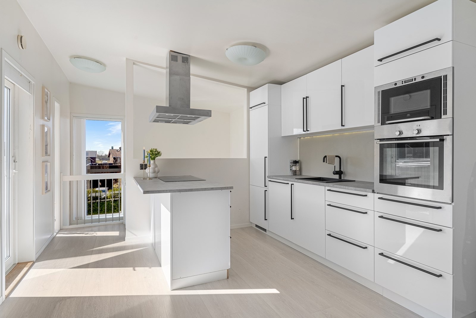 Her er det god skap- og skuffplass til oppbevaring. Galleribilde