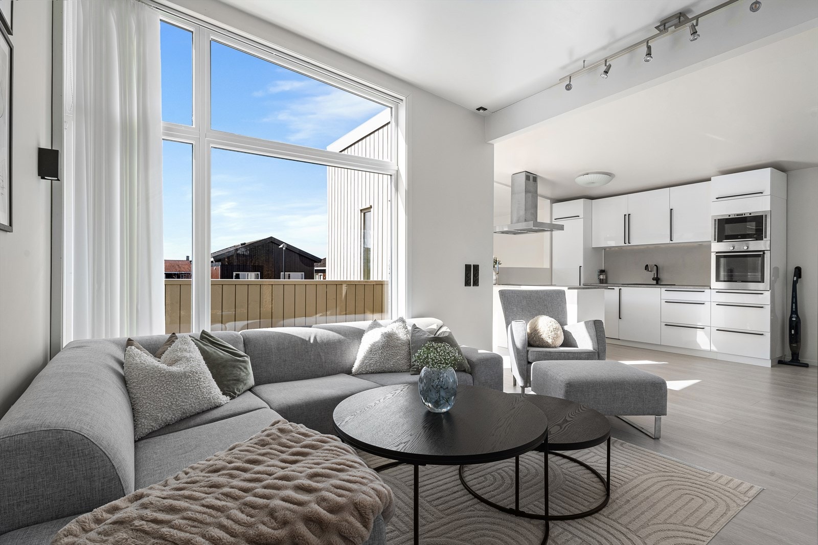 I 2. etasje er det også tilgang til en stor takterrasse. Galleribilde