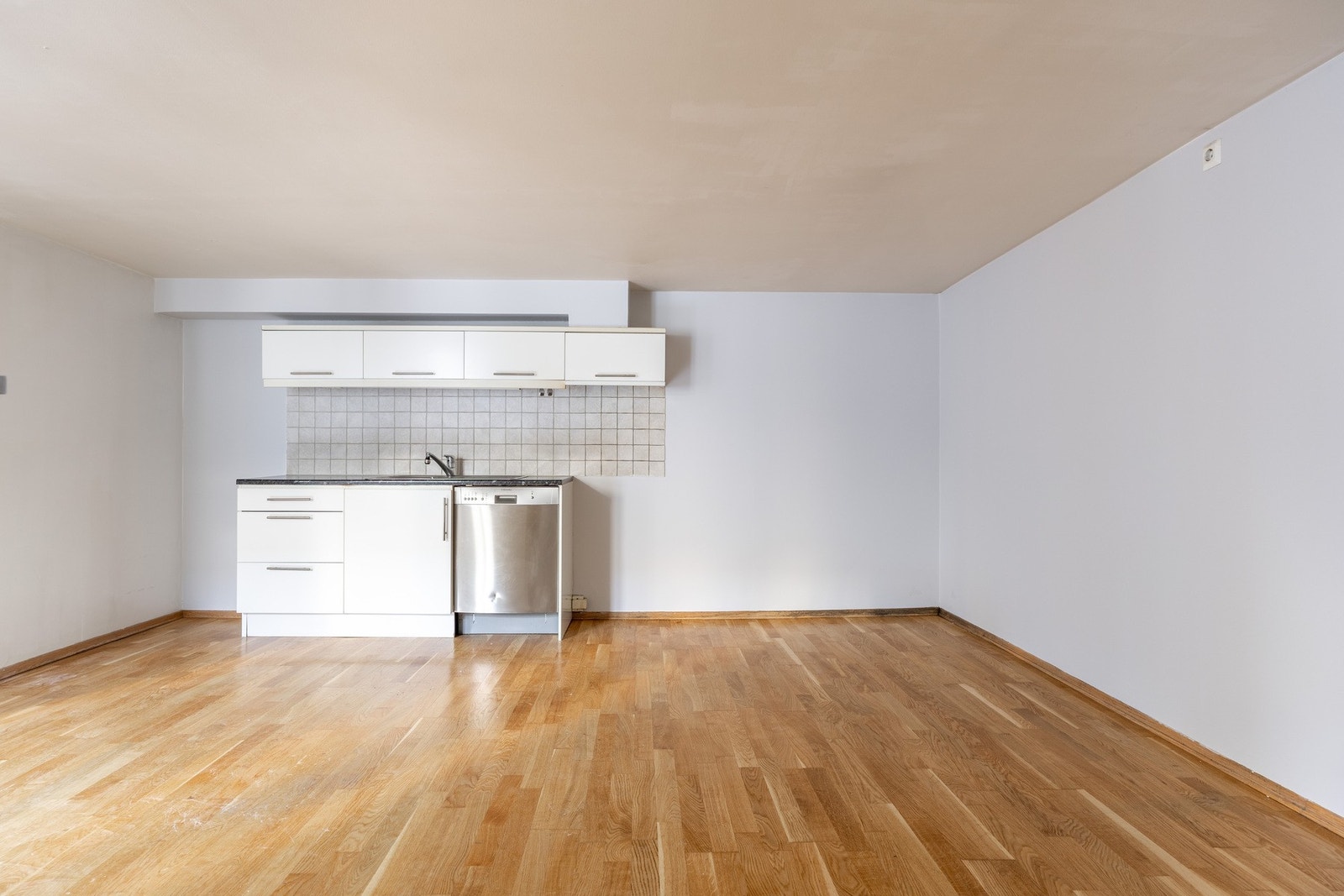 Kjøkkenet og stuen ligger i åpen løsning. Galleribilde