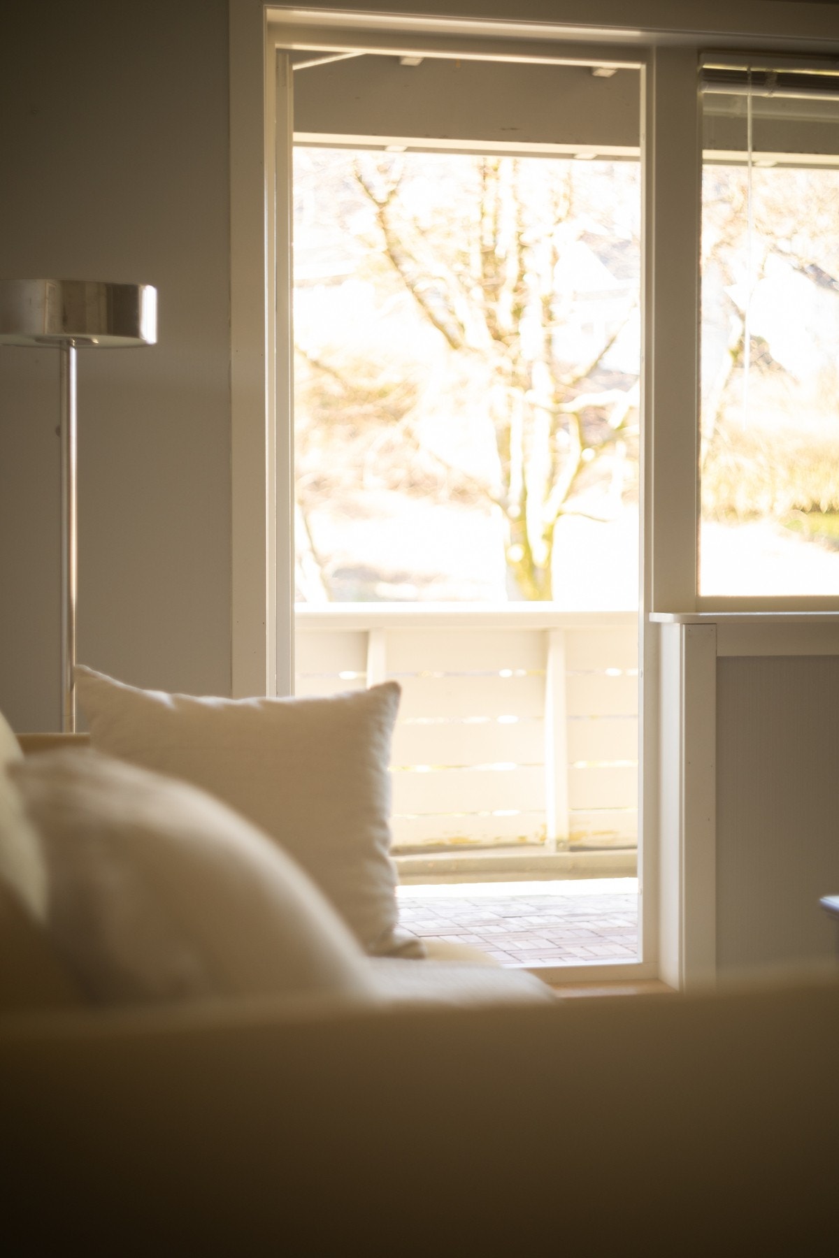 Fra stuen har man utgang til solrik terrasse. Galleribilde