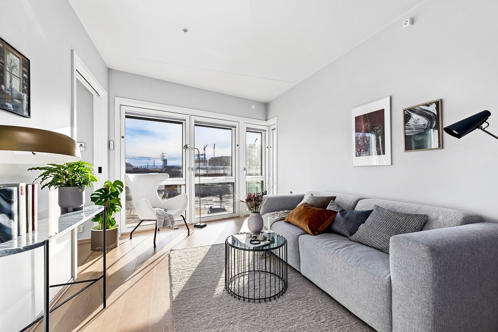 Stue 2/2 Galleribilde