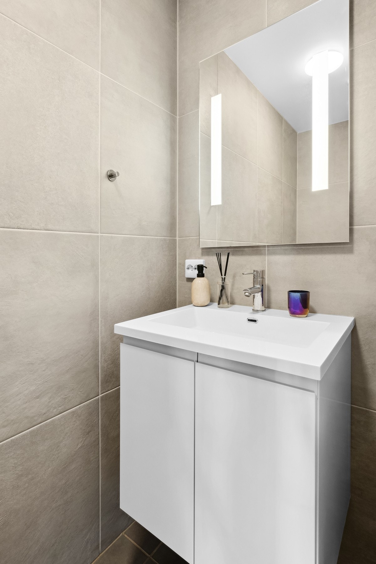 Det er også et toalettrom i entréen. Galleribilde