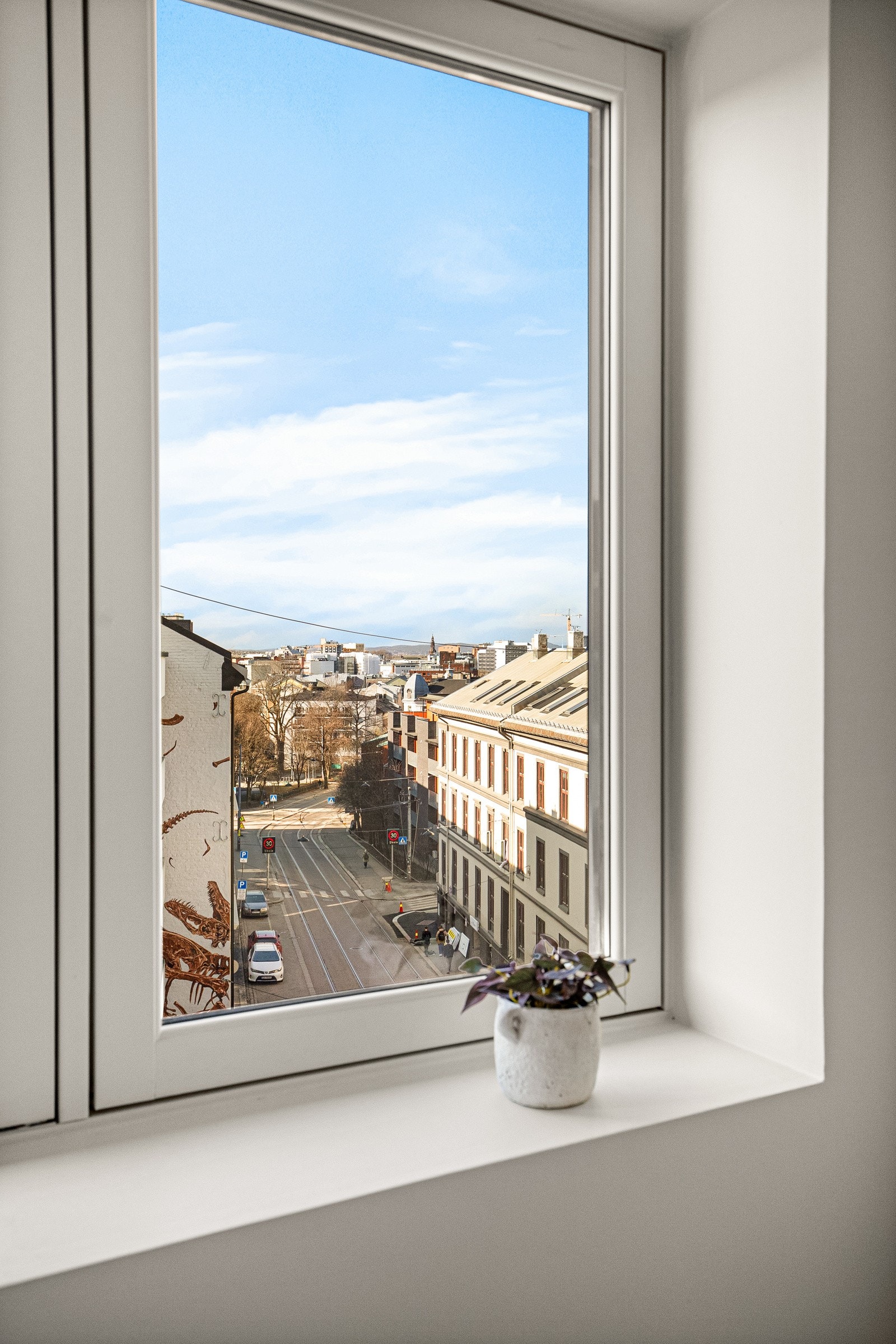 Leiligheten er tilknyttetet balansert ventilasjonsanlegg med varmegjenvinning. Galleribilde