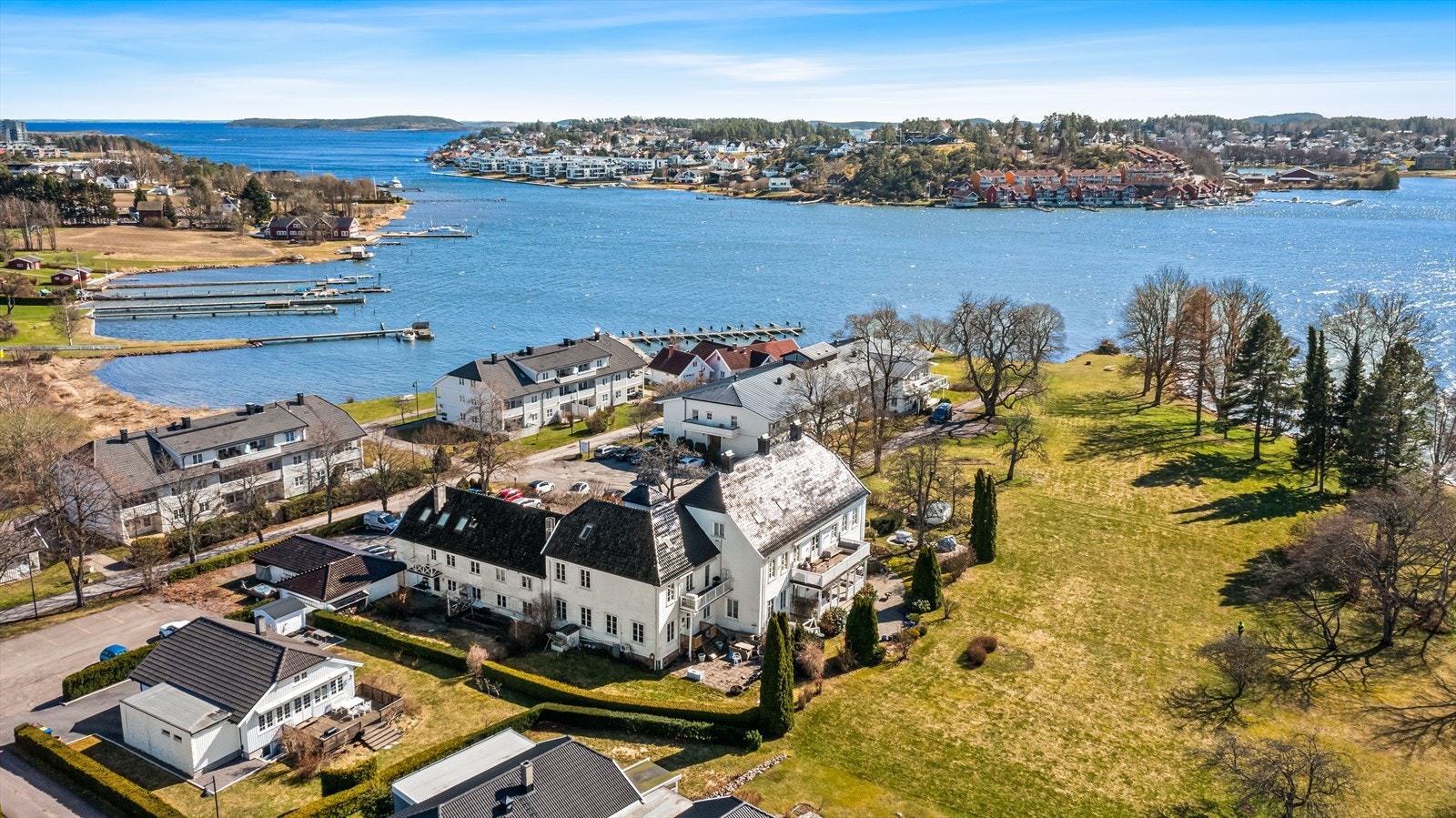 Nordvik Tønsberg v/Jørgen Nyhus har gleden av å ønske velkommen til Nesalleen 30! Galleribilde