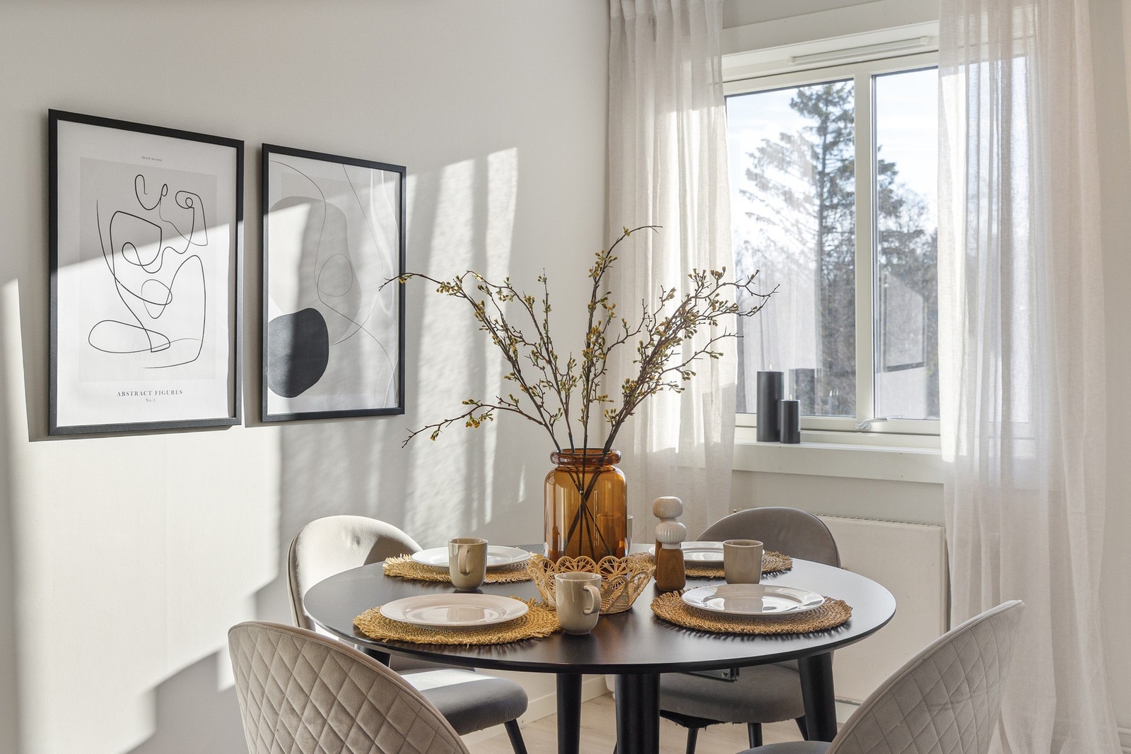 Ordentlig hyggelig og lun spiseplass. Galleribilde