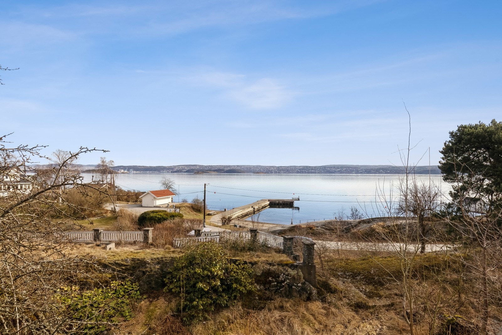 Området rundt Hellvikstranda 11 byr på et rikt friluftsliv og rekreasjonsmuligheter for alle årstider Galleribilde