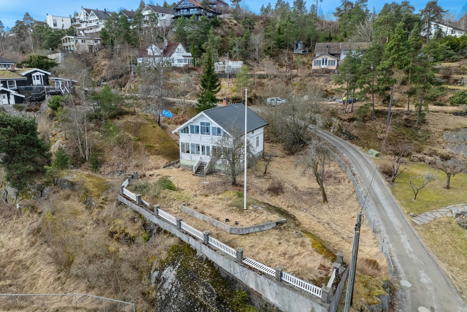 Nesoddmarka tilbyr milevis med tur- og sykkelstier, samt lysløyper og preparerte skiløyper for vinterens aktiviteter. Galleribilde