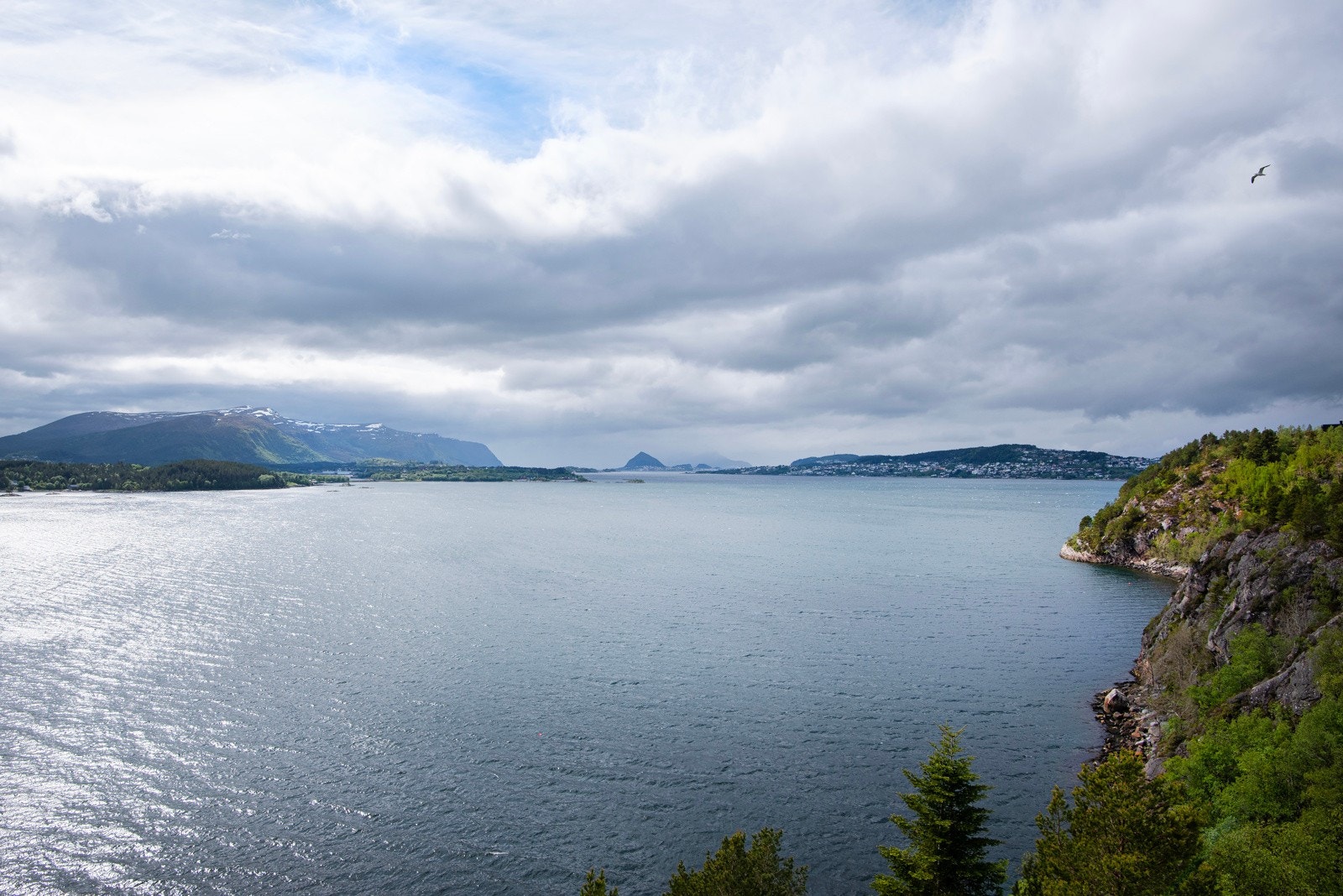 Borgundfjorden, Sukkertoppen, Breisundet, Sulafjellet - et fantastisk skue. Galleribilde