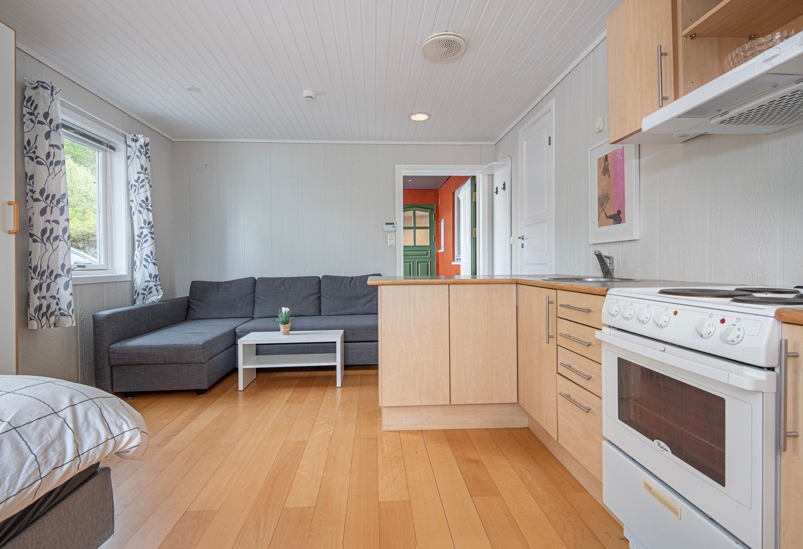 Kjøkken og stue i åpen løsning. Galleribilde