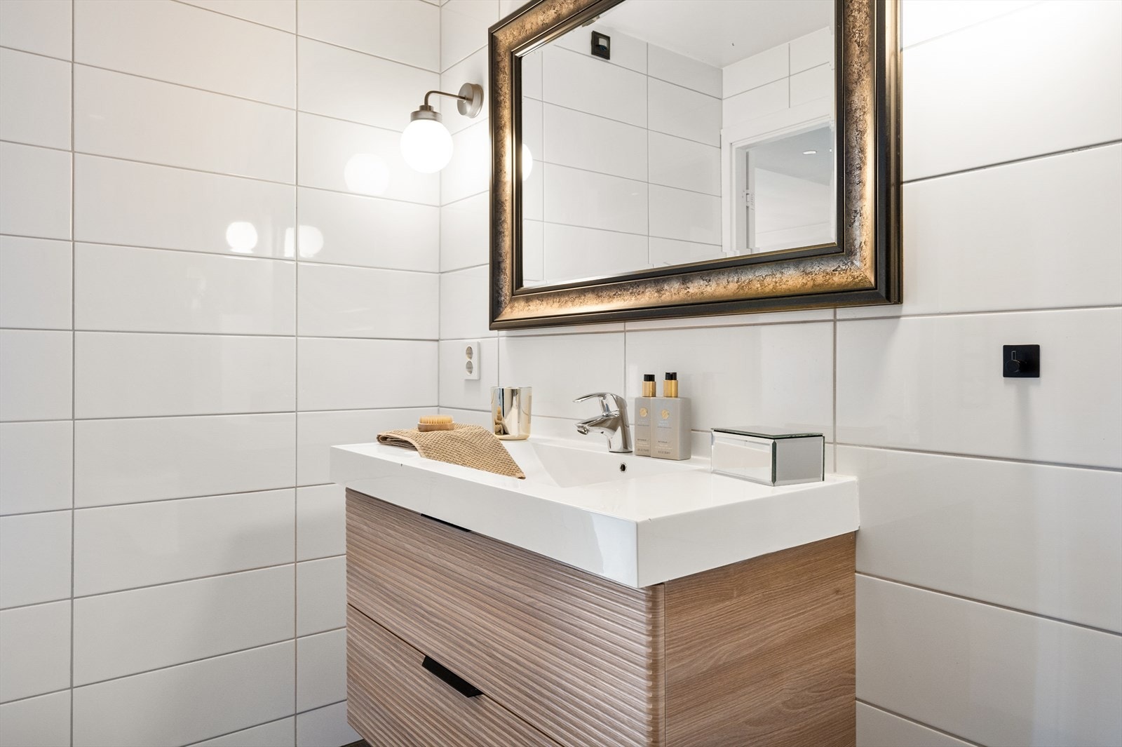 Det er for øvrig varmekabler i gulv og opplegg for vaskemaskin på badet. Galleribilde