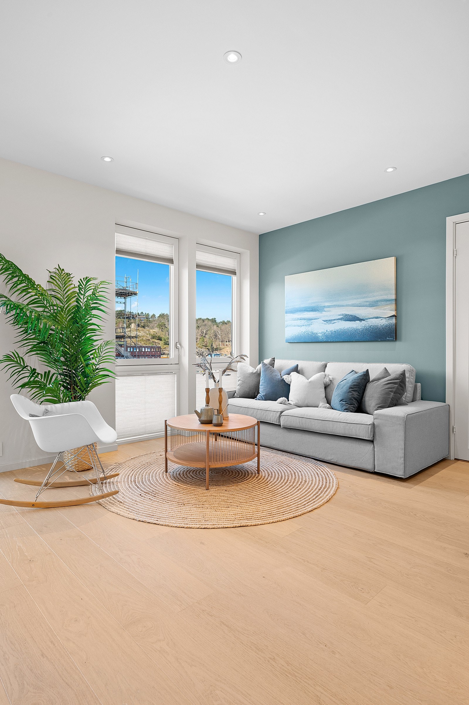 Den moderne fargepaletten gjør det enkelt å innrede med ønsket møblement. Galleribilde