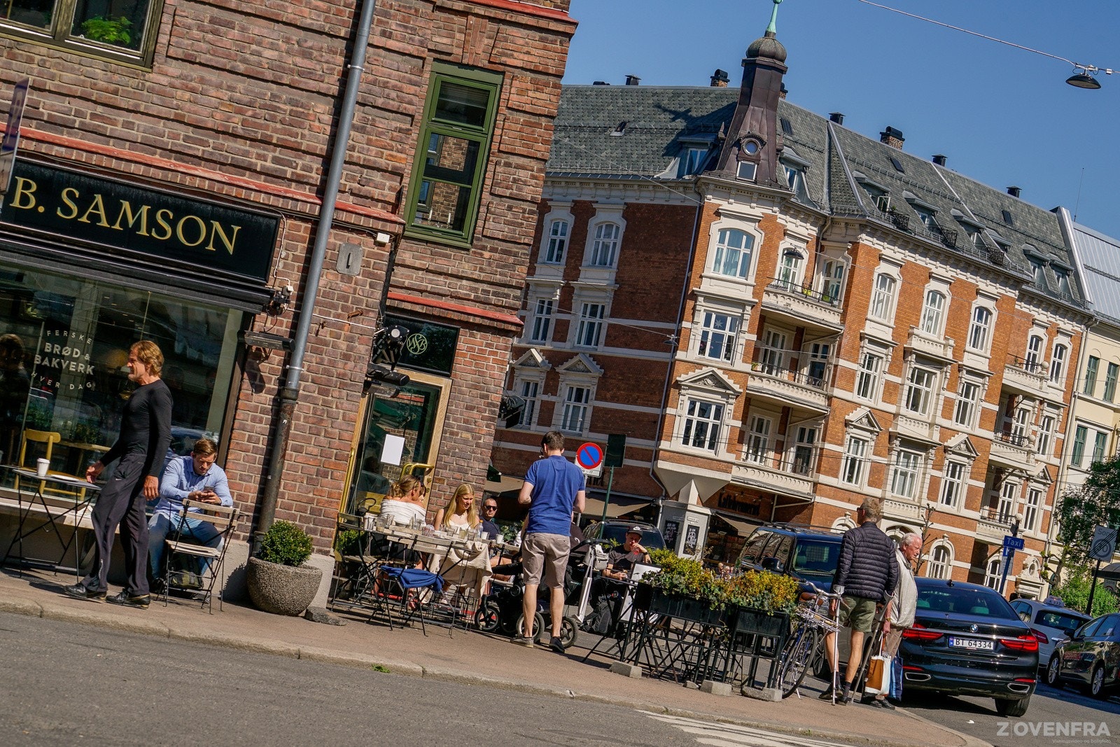I nabolaget ligger det mange hyggelige caféer og serveringssteder. Galleribilde