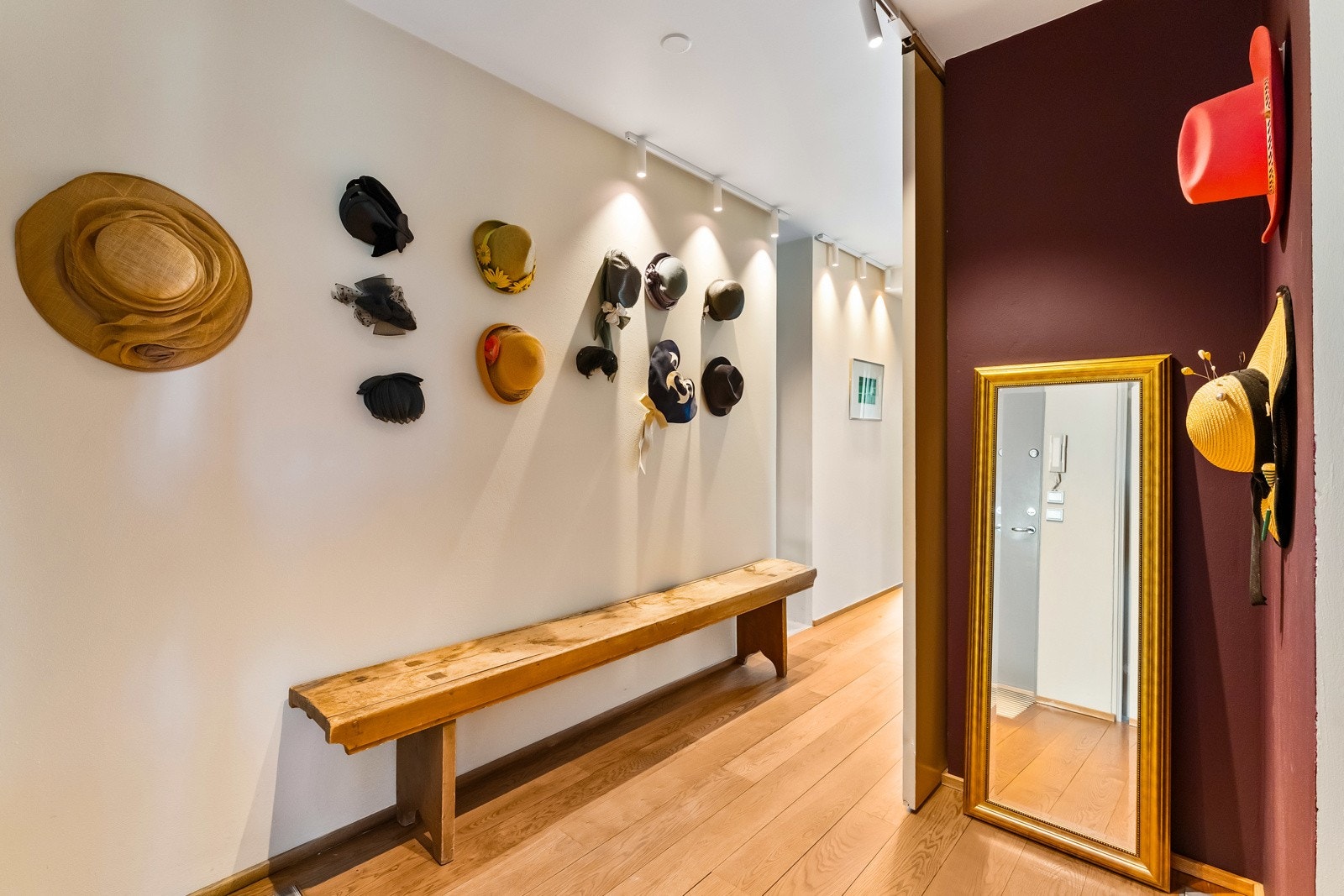 Entré. Galleribilde