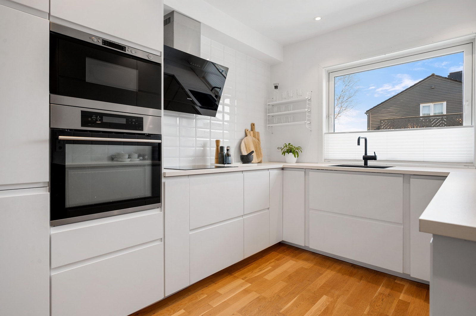 Kjøkken ligger for seg selv og var helt nytt i 2015. Galleribilde