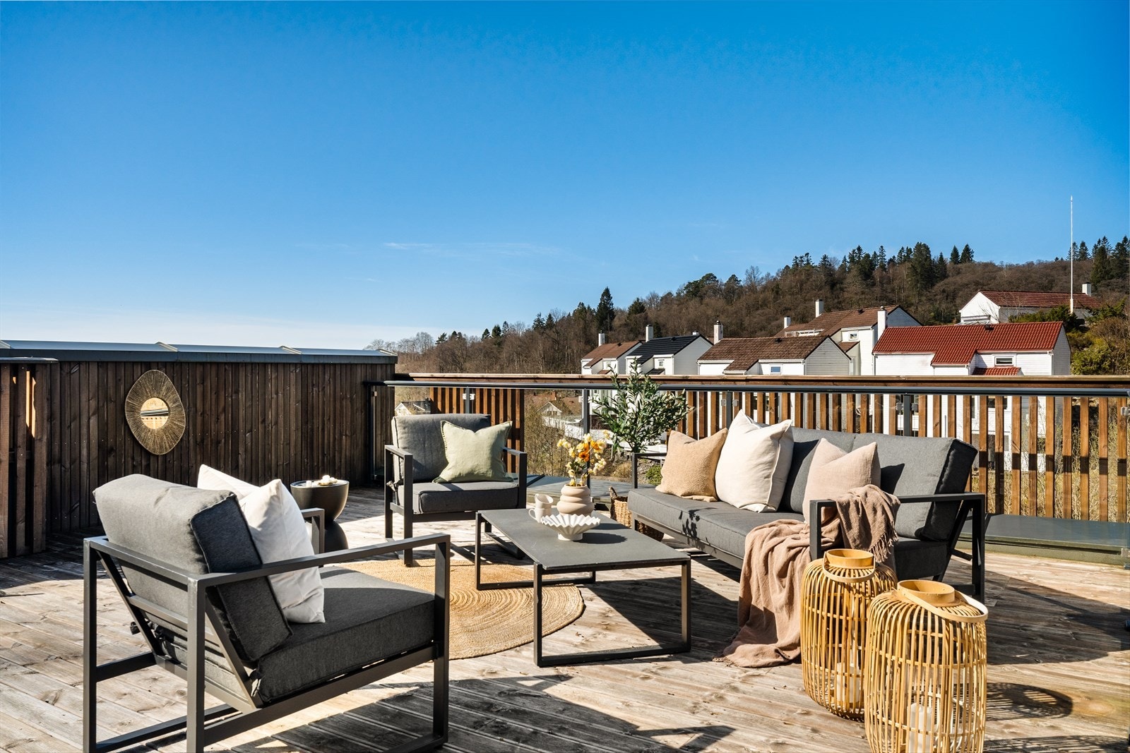 Lite innsyn, fantastiske sol forhold og utsikt helt til Sotra! Galleribilde