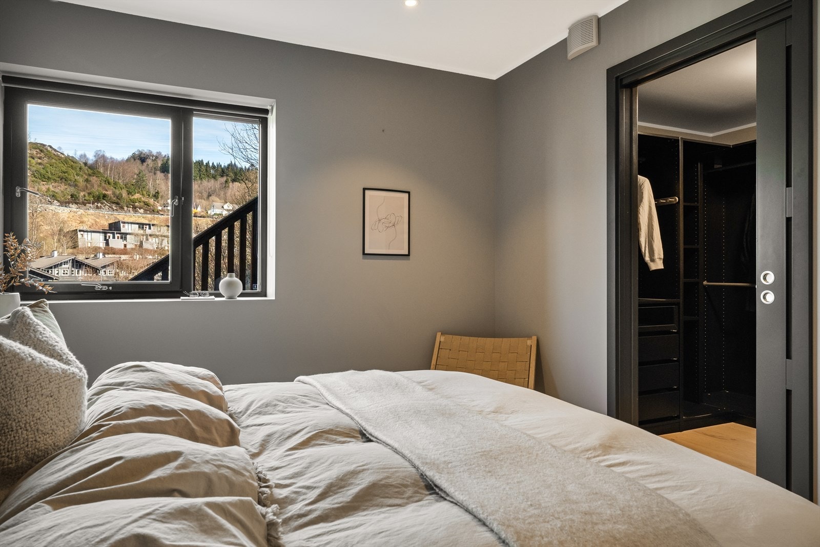 God plass til dobbeltseng. Galleribilde