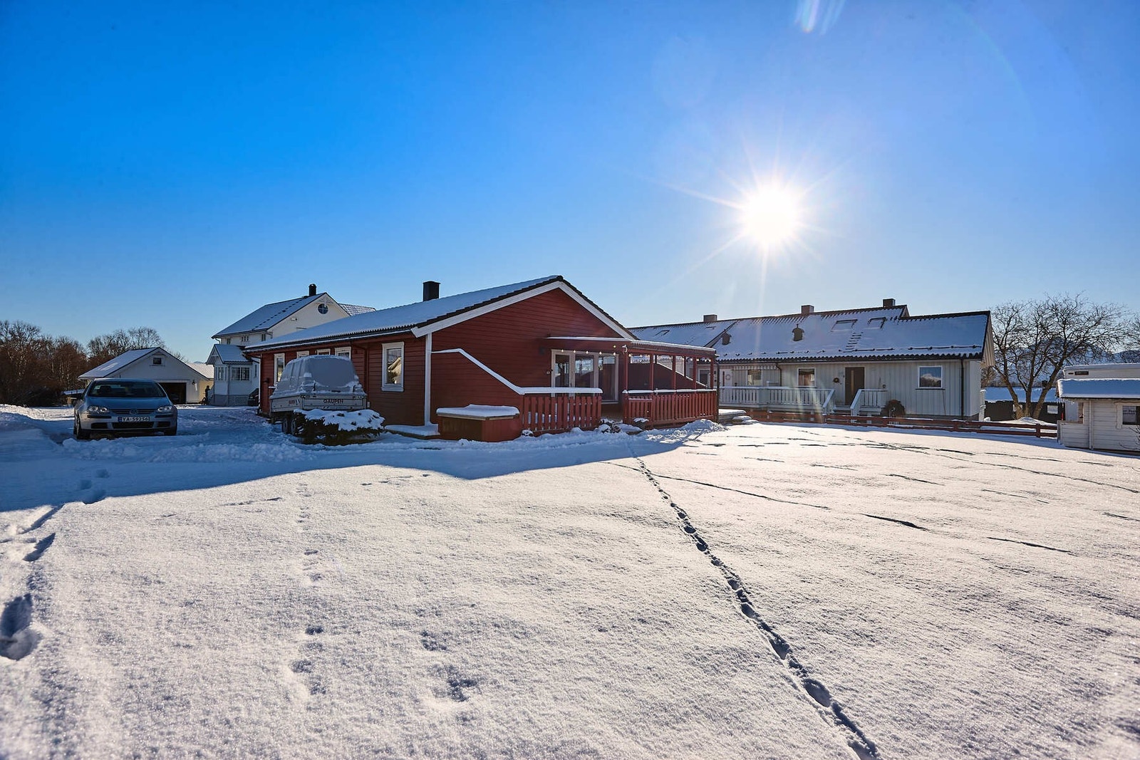 Tomten er på 877 kvm. Galleribilde