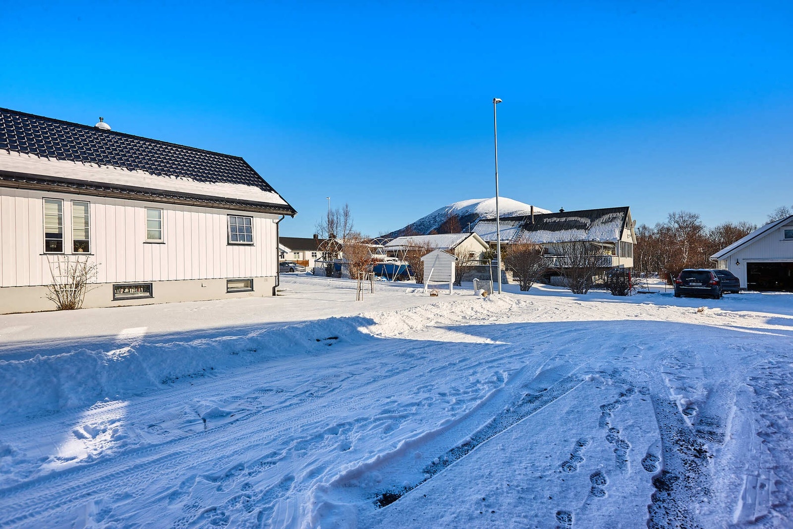 Innkjørsel. Galleribilde