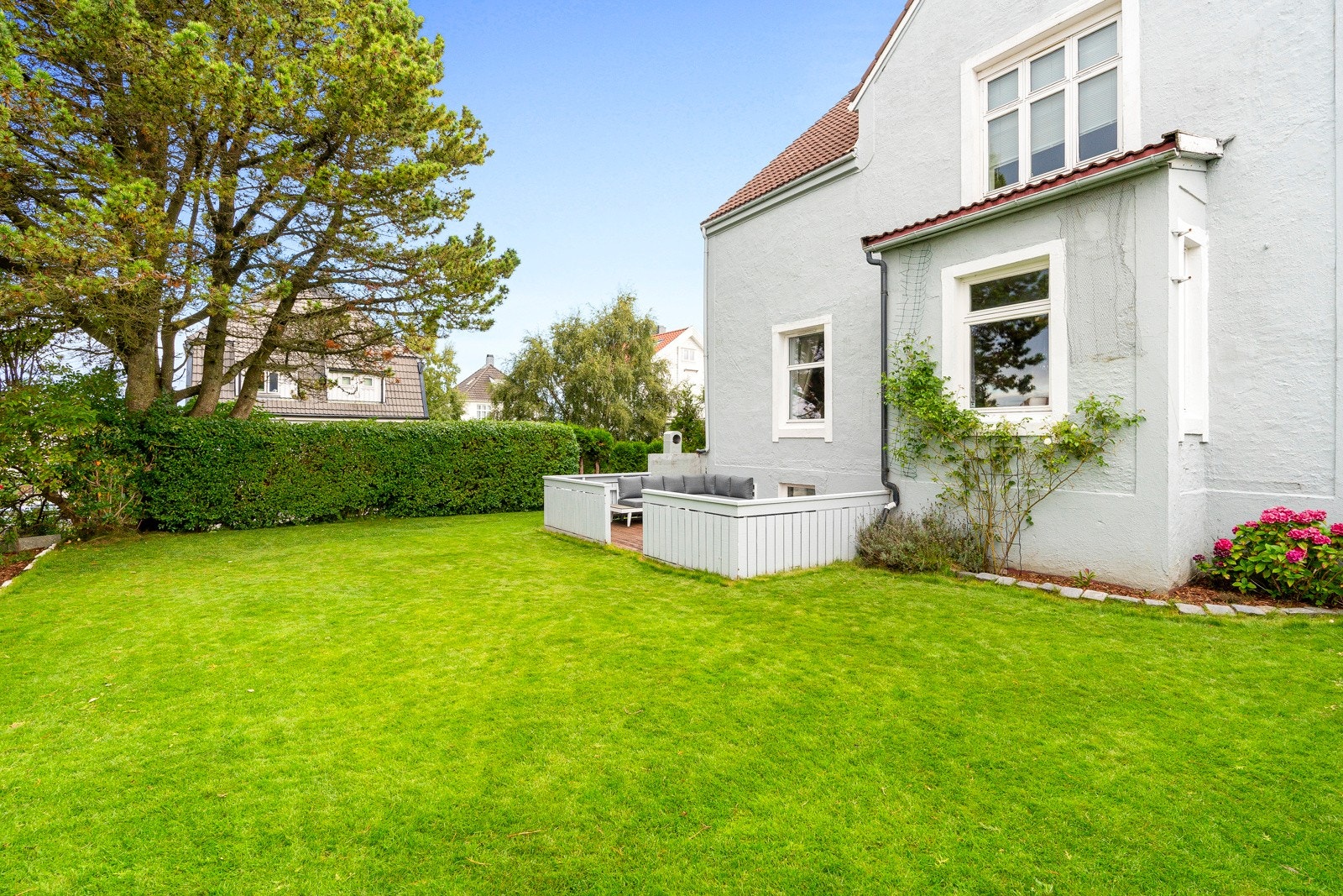 errassen byr på mye sol gjennom dagen, store deler av året, så her nytes virkelig varme dager til fulle. Galleribilde