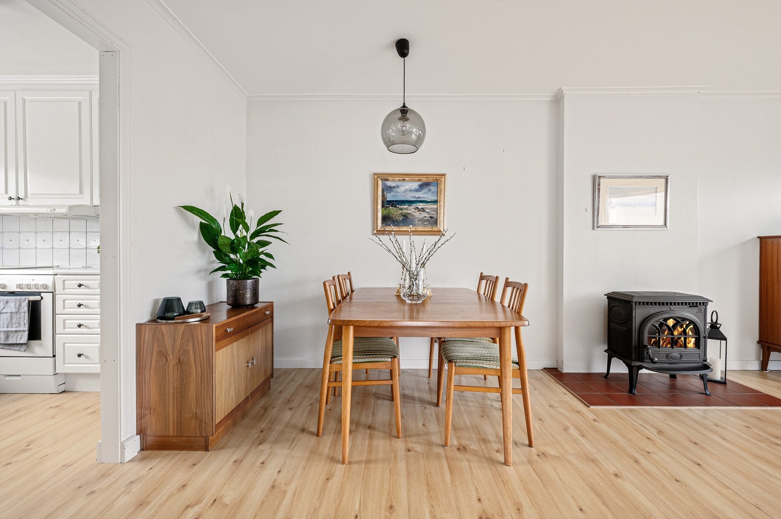 Vedoven gir knitrende god stemning og ekstra lun varme ved behov Galleribilde