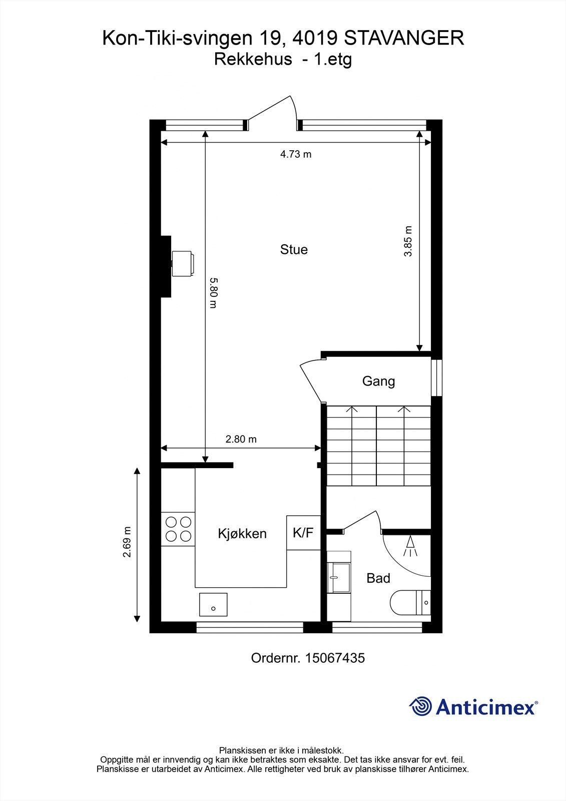 Plantegning - 1. etg (ikke helt riktig - badet ligger på et eget halvplan mellom 1. og 2. etasje. Entré ligger der badet er inntegnet) Galleribilde