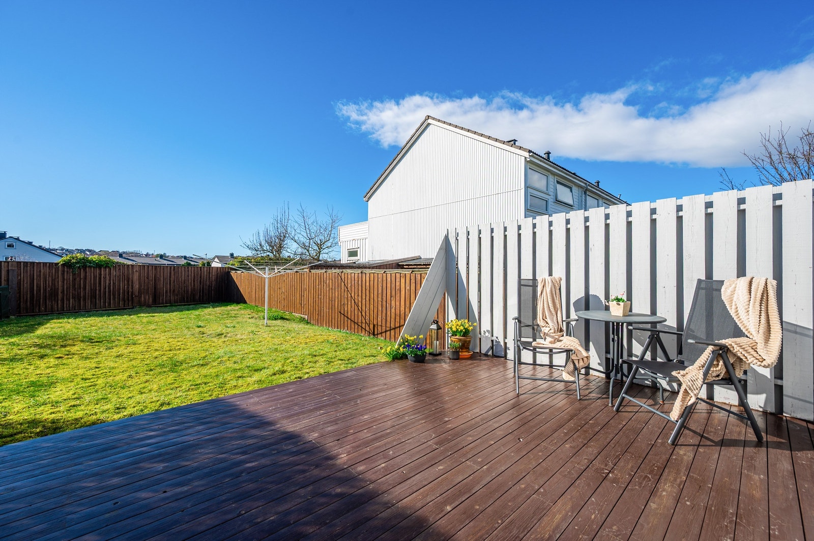 En riktig koselig uteplass venter på nye eiere. Galleribilde