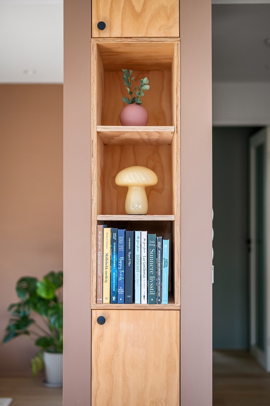 Lekre detaljer går igjen i hele leiligheten Galleribilde