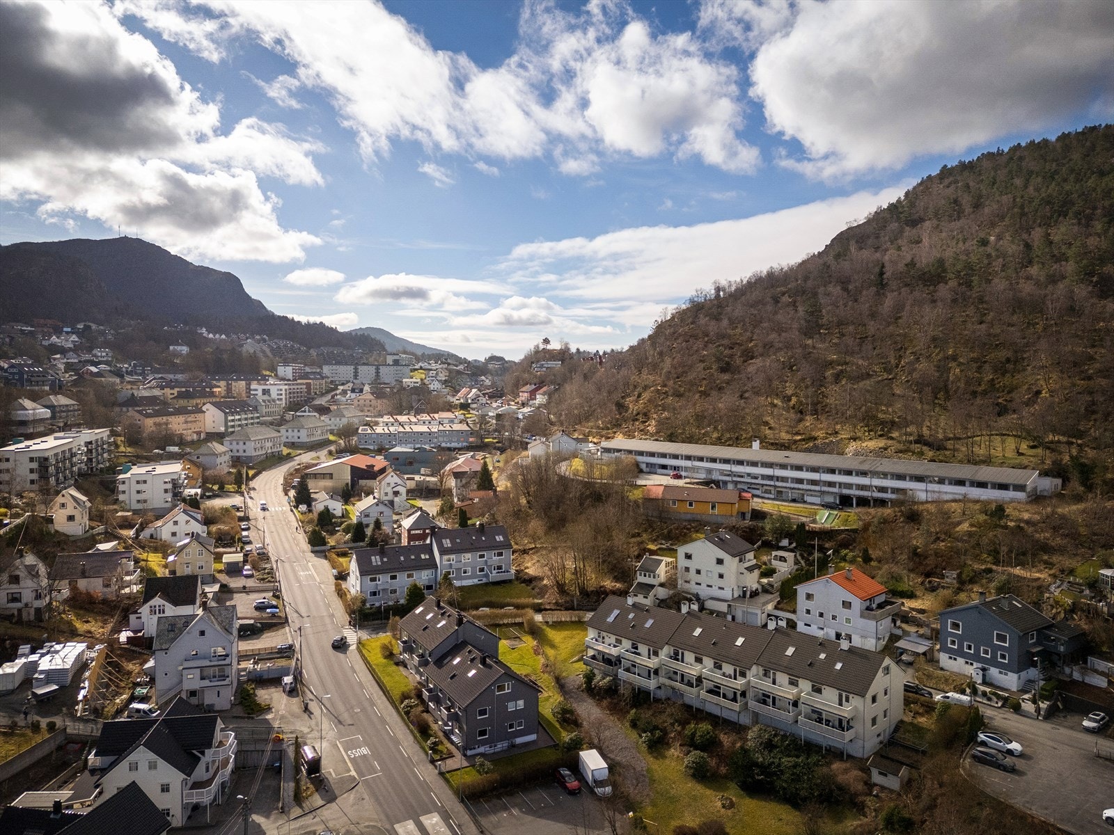 Leiligheten har en sentral og attraktiv beliggenhet i et populært boligområde Galleribilde