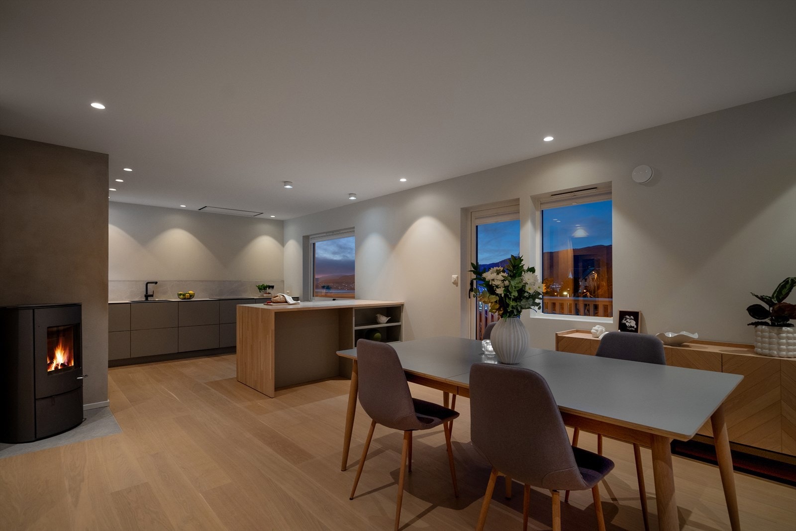 Flott vedovn som varmer godt på kalde kvelder Galleribilde