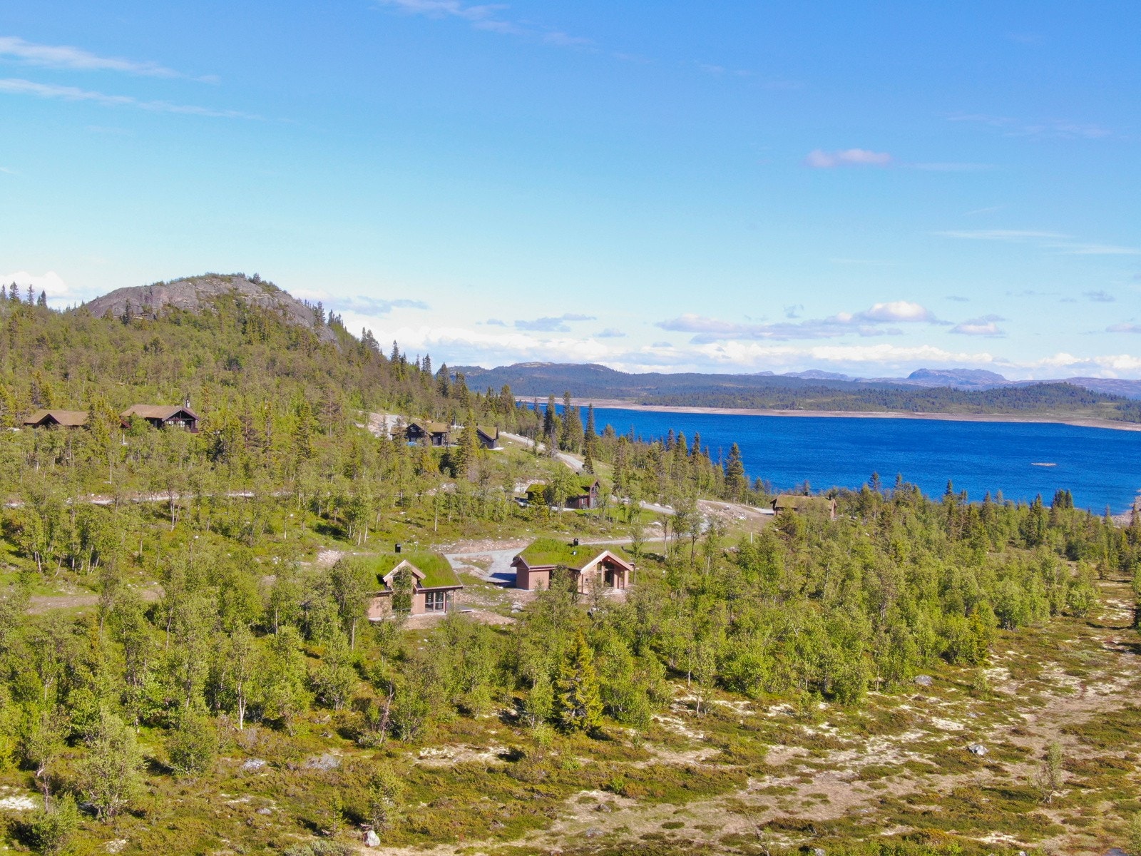 Nydelige omgivelser sommer som vinter. Galleribilde