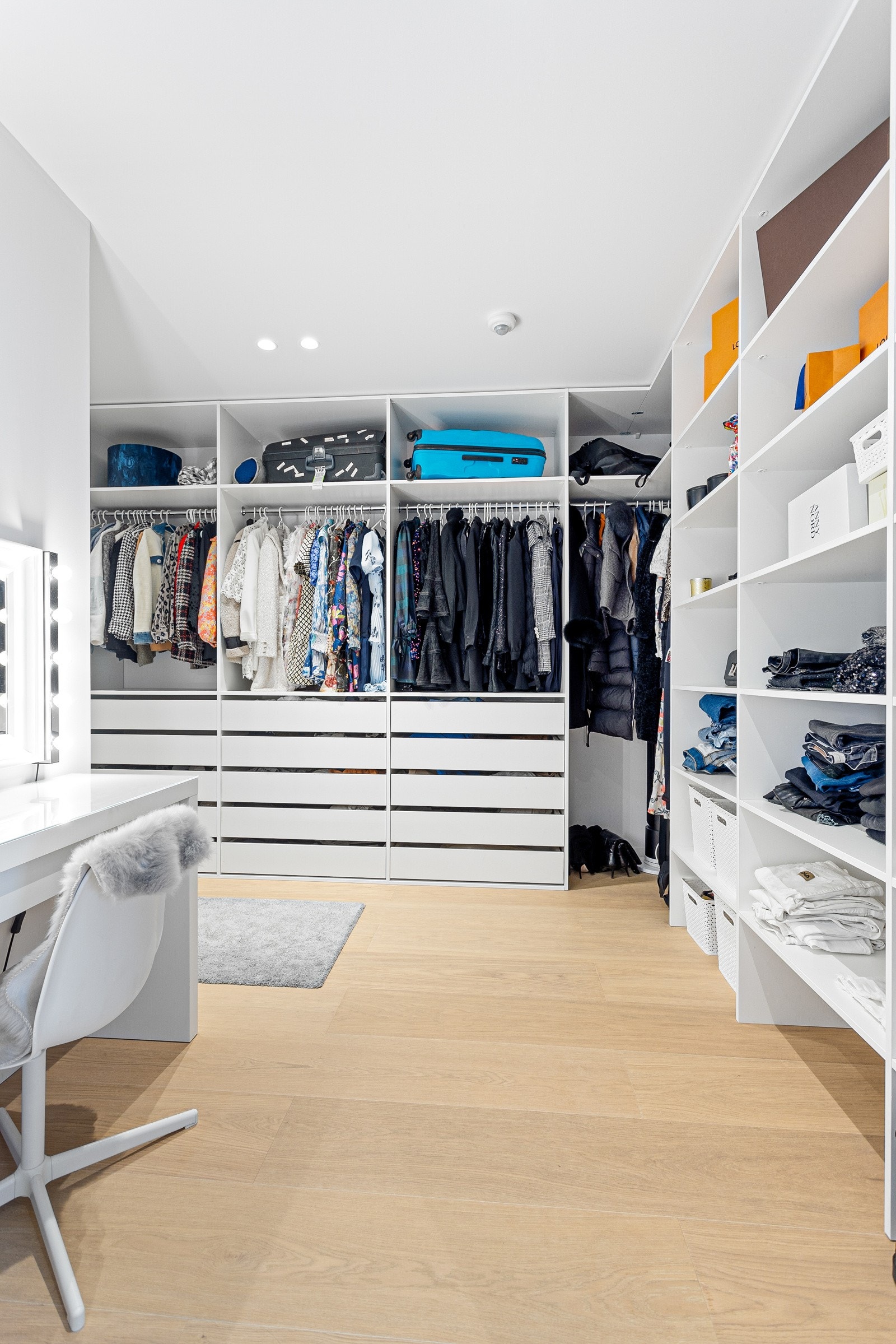 "Walk-in-closet" Galleribilde