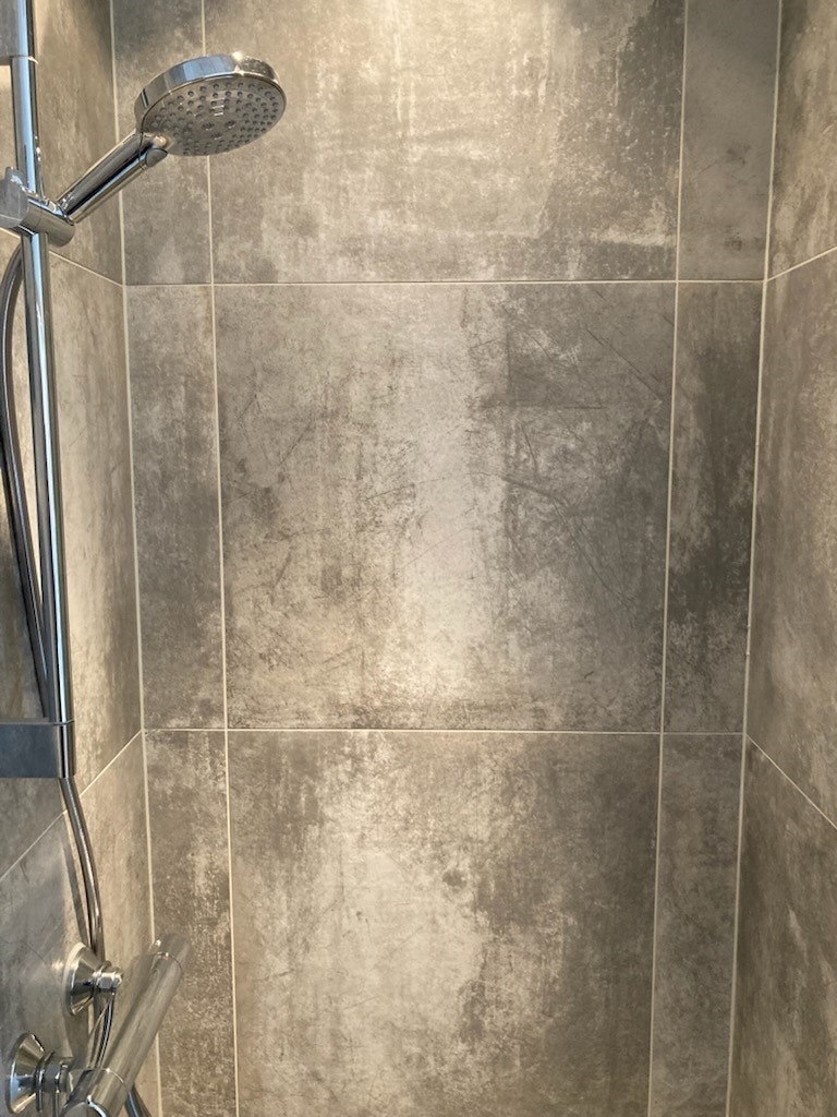 Selgers bilde av dusjnisjen. Galleribilde