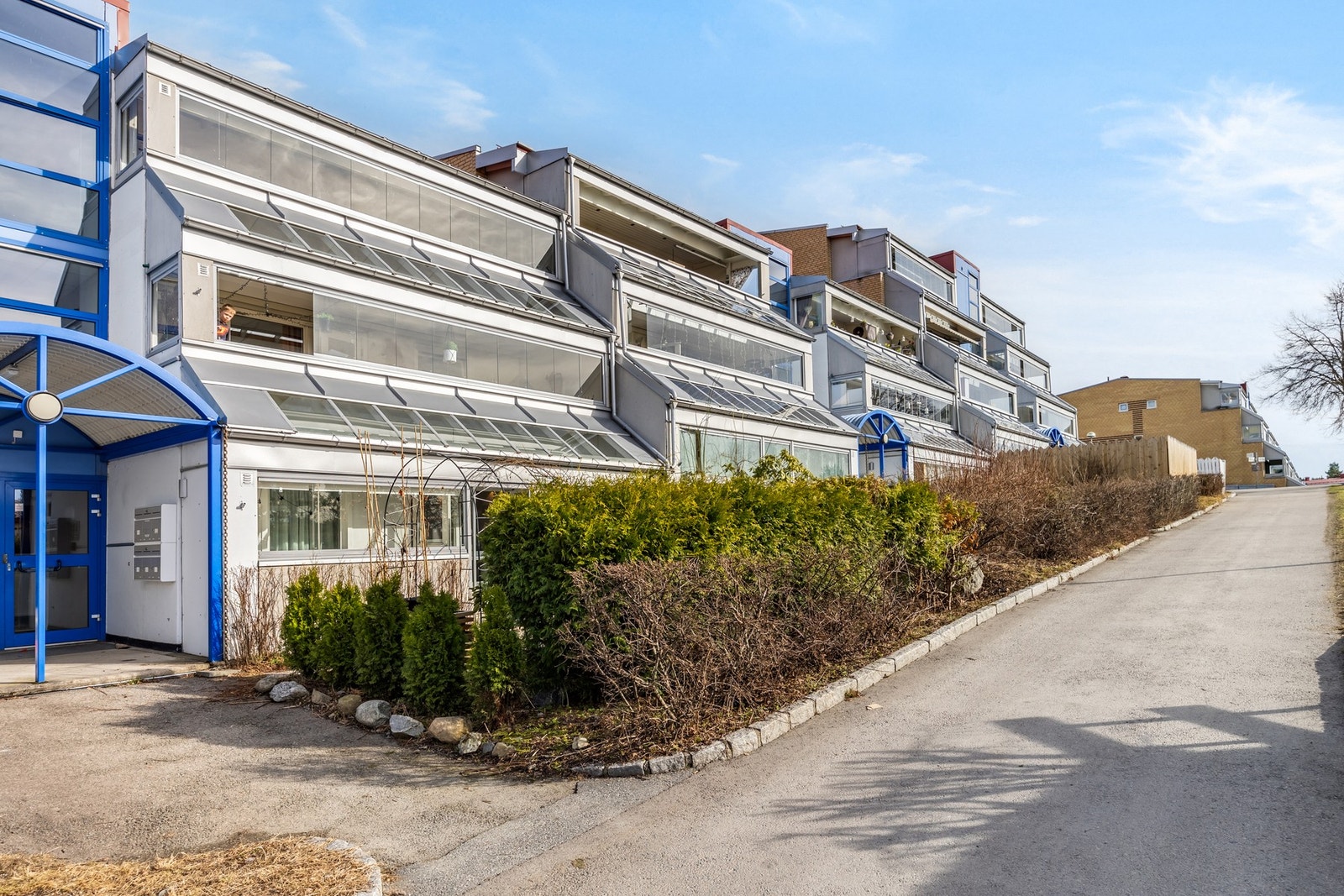 Leiligheten ligger i byggets underetasje. Galleribilde