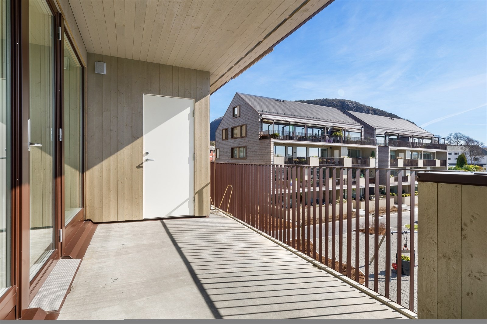 Praktisk bod i tilknytning til terrassen. Galleribilde