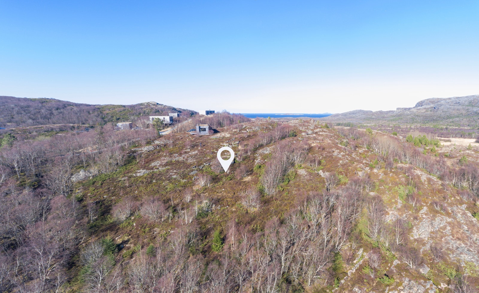 Tomtene har ingen byggeklausul. Dvs. du velger selv type hytte og byggmester/hytteleverandør Galleribilde