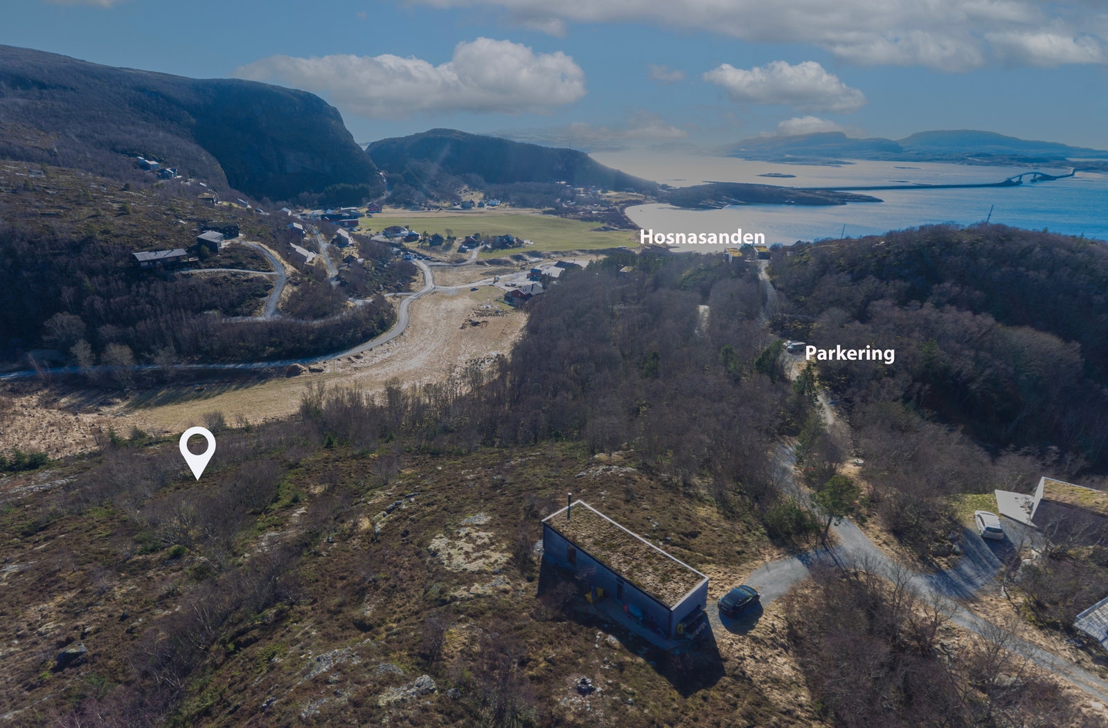 Alle tre tomtene har flott utsikt mot Hosnasanden Galleribilde