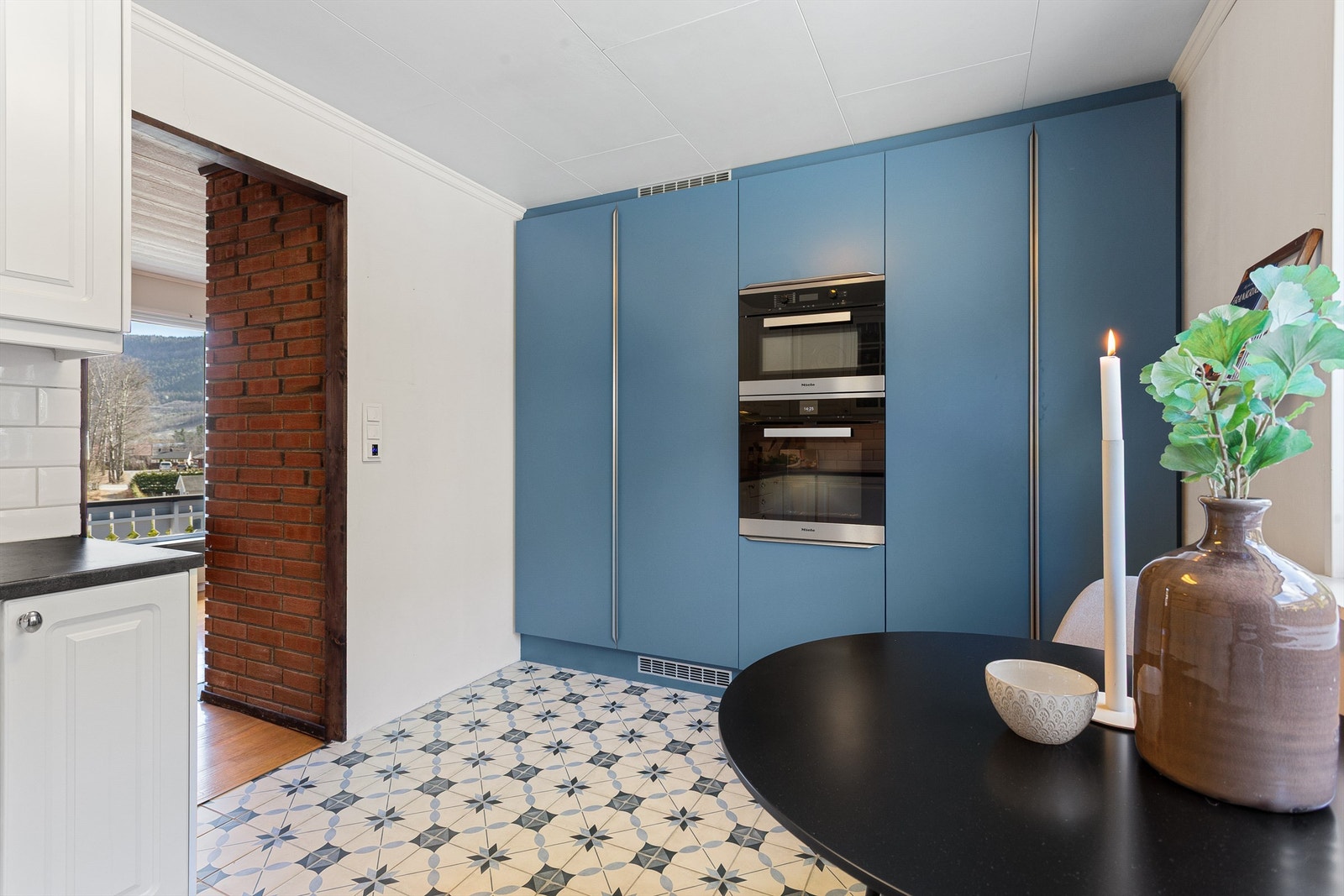 Flislagt gulv med varme Galleribilde