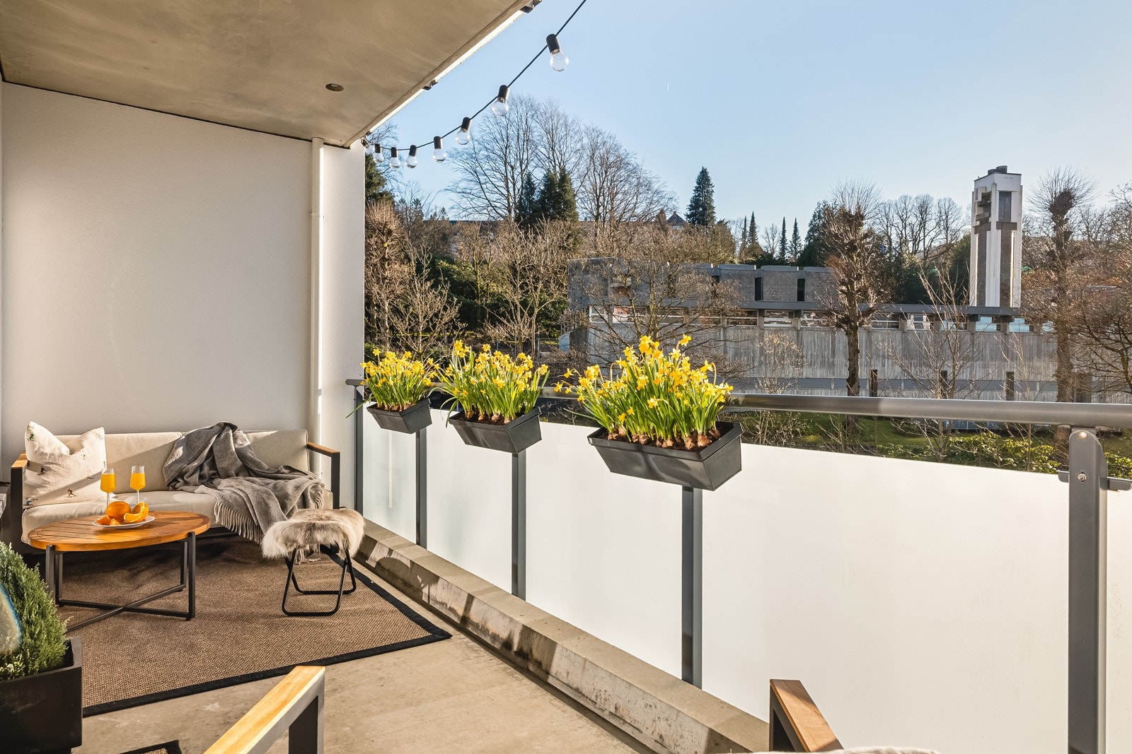 Leiligheten har en nydelig overbygd balkong på 11 kvm med gode solforhold! Galleribilde