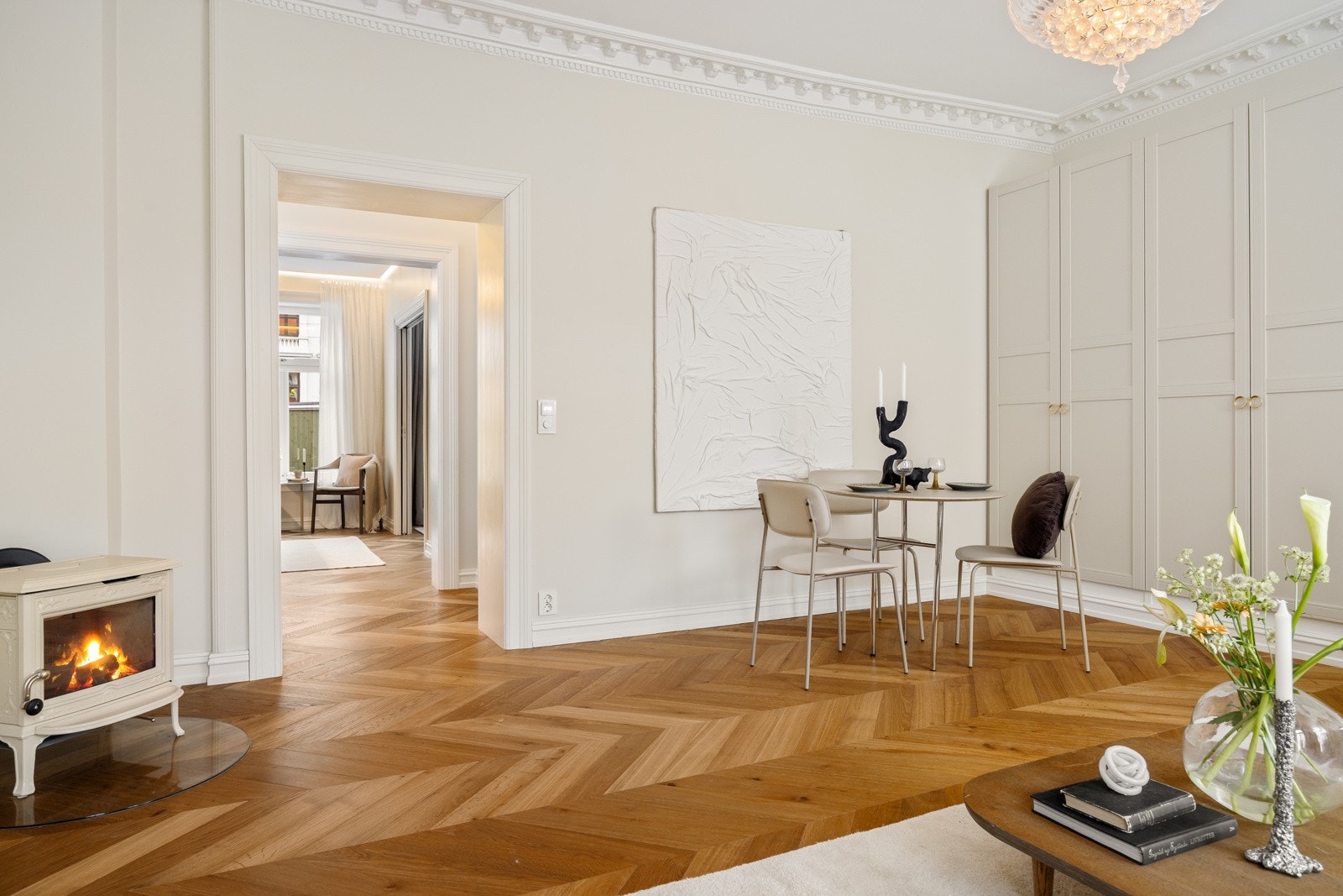 - Leiligheten kan ombygges til 3-roms ved å flytte kjøkken inn i stue på vegg mot badet - Galleribilde