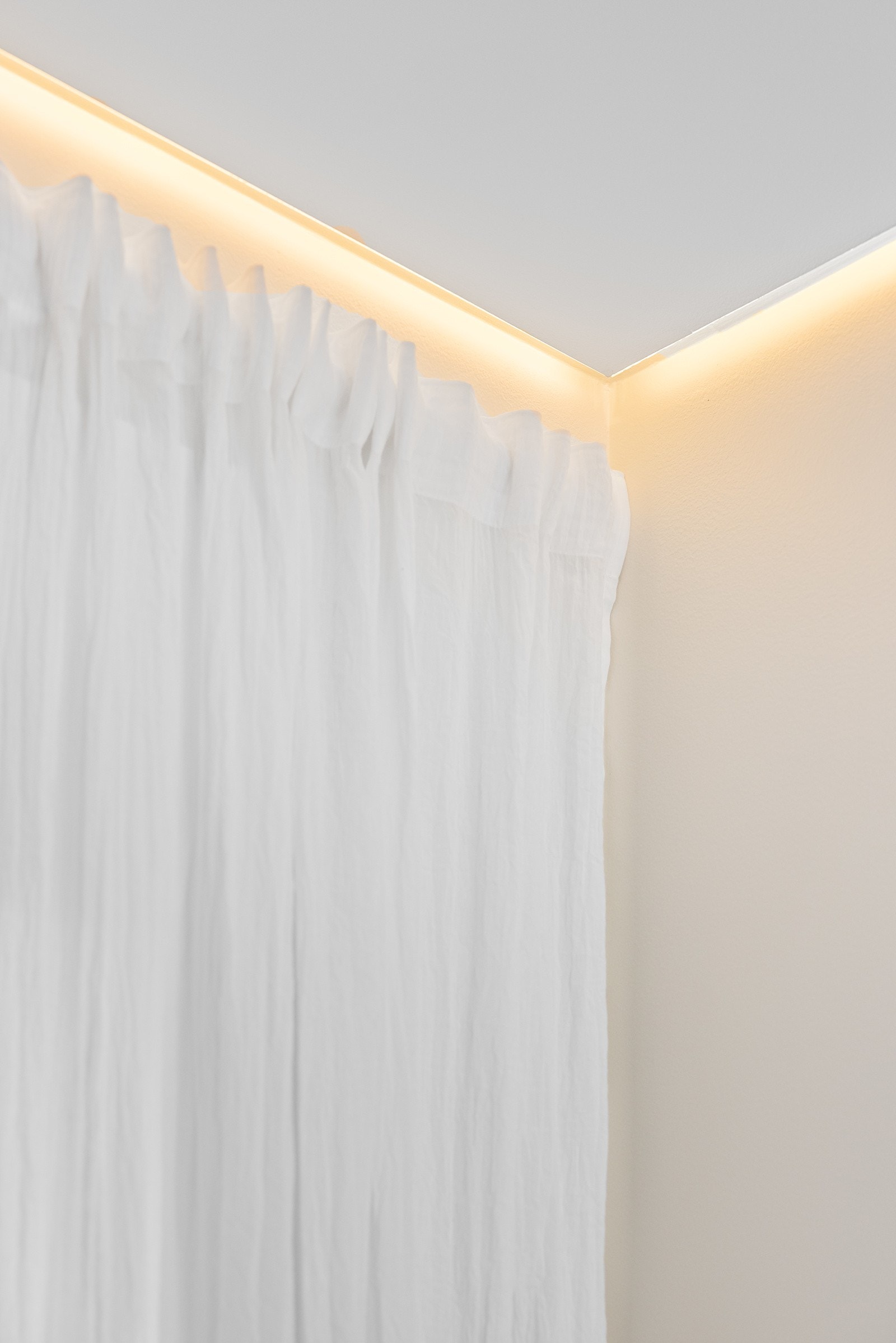 - Innfelte LED-lys i himling i flere rom - Galleribilde