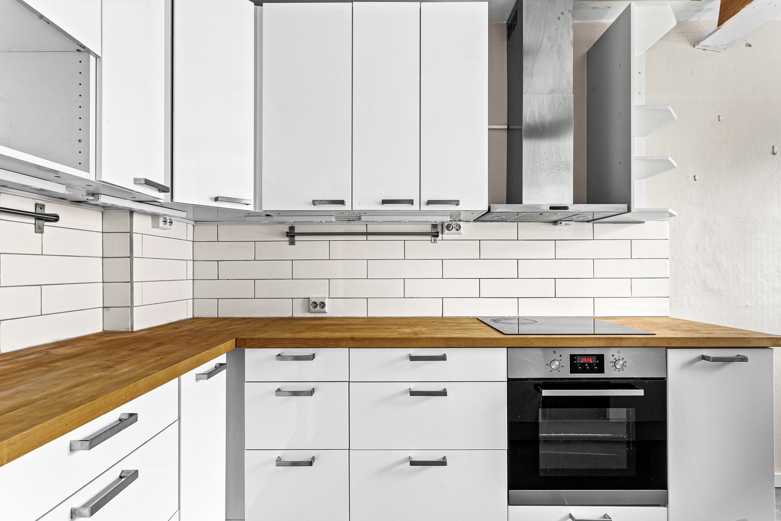 Pent adskilt kjøkken fullt fungerende Galleribilde