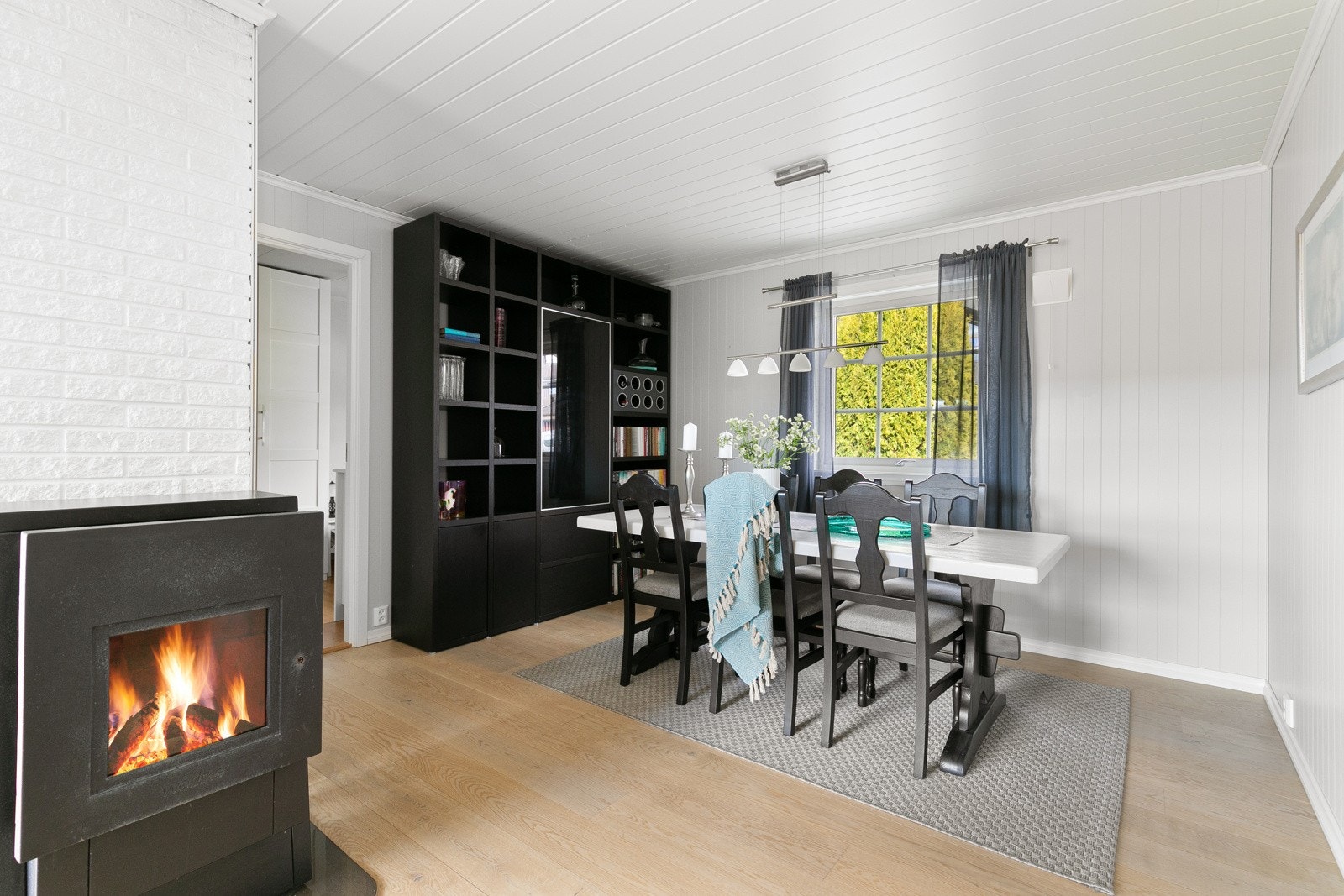 Spiseplassen her blir en favoritt, og et fint sted for de daglige måltidene, lekselesing og hyggelige middager med familie og venner. Galleribilde