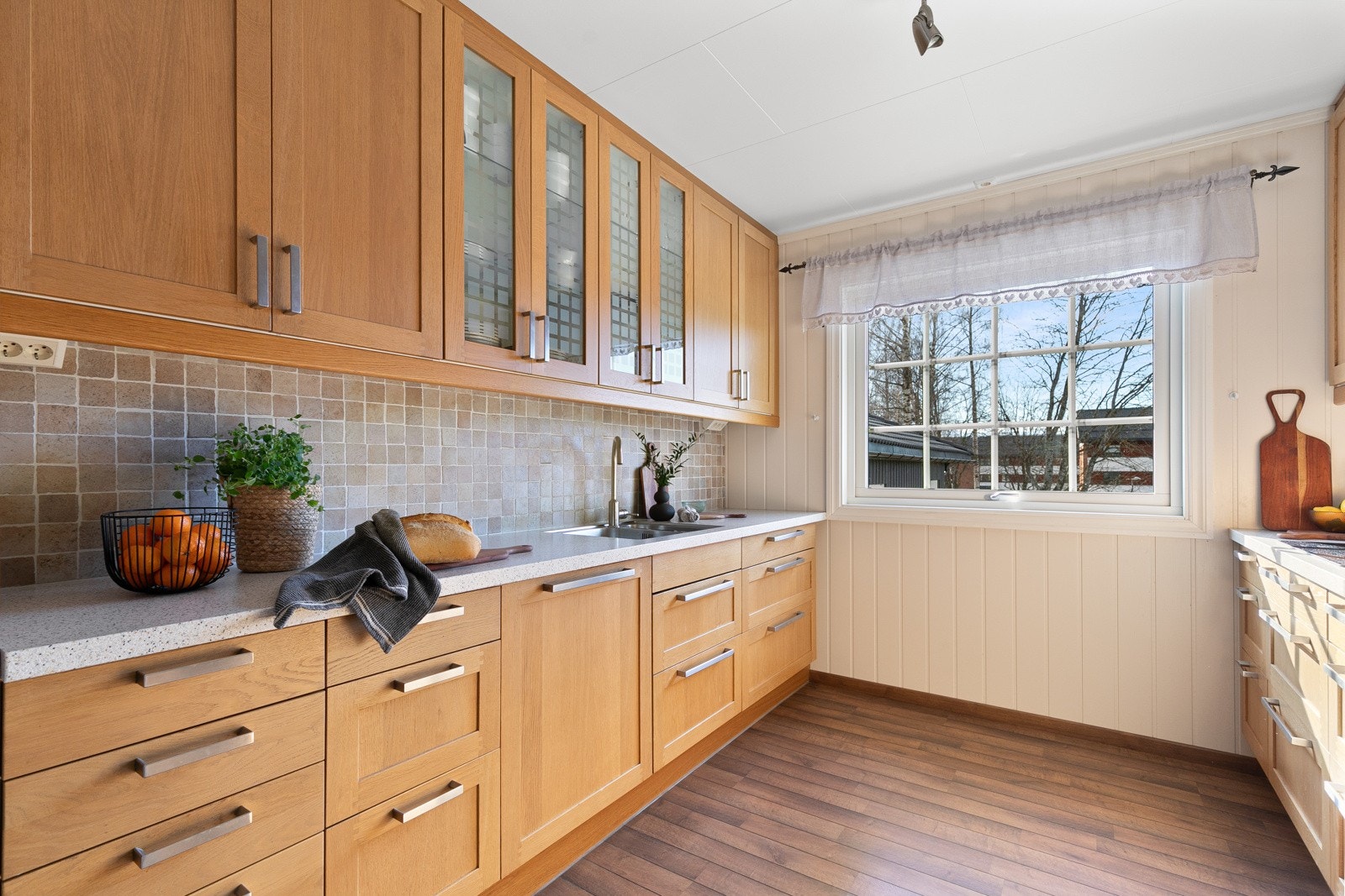 Separat kjøkken oppusset i 2009. Galleribilde