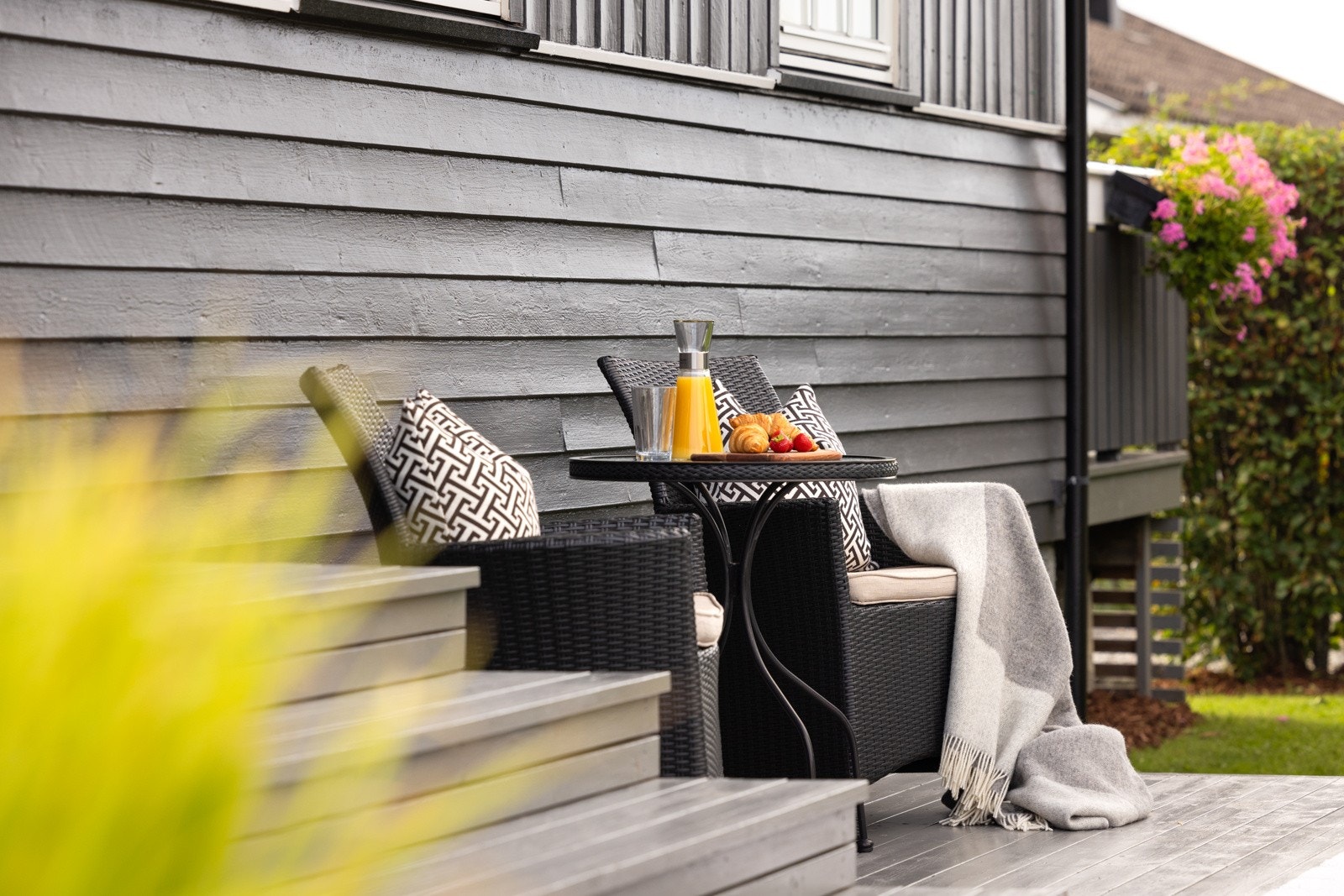 På fremsiden av huset er en terrasse på ca. 31 kvm. Galleribilde