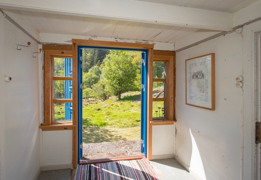 2-fløyet dør inn i inngangspartiet. Galleribilde