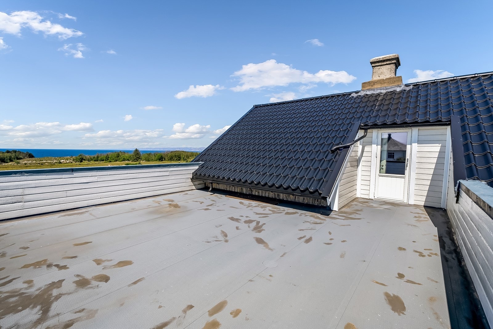 Takterrasse med inngang til boligens loft. Galleribilde