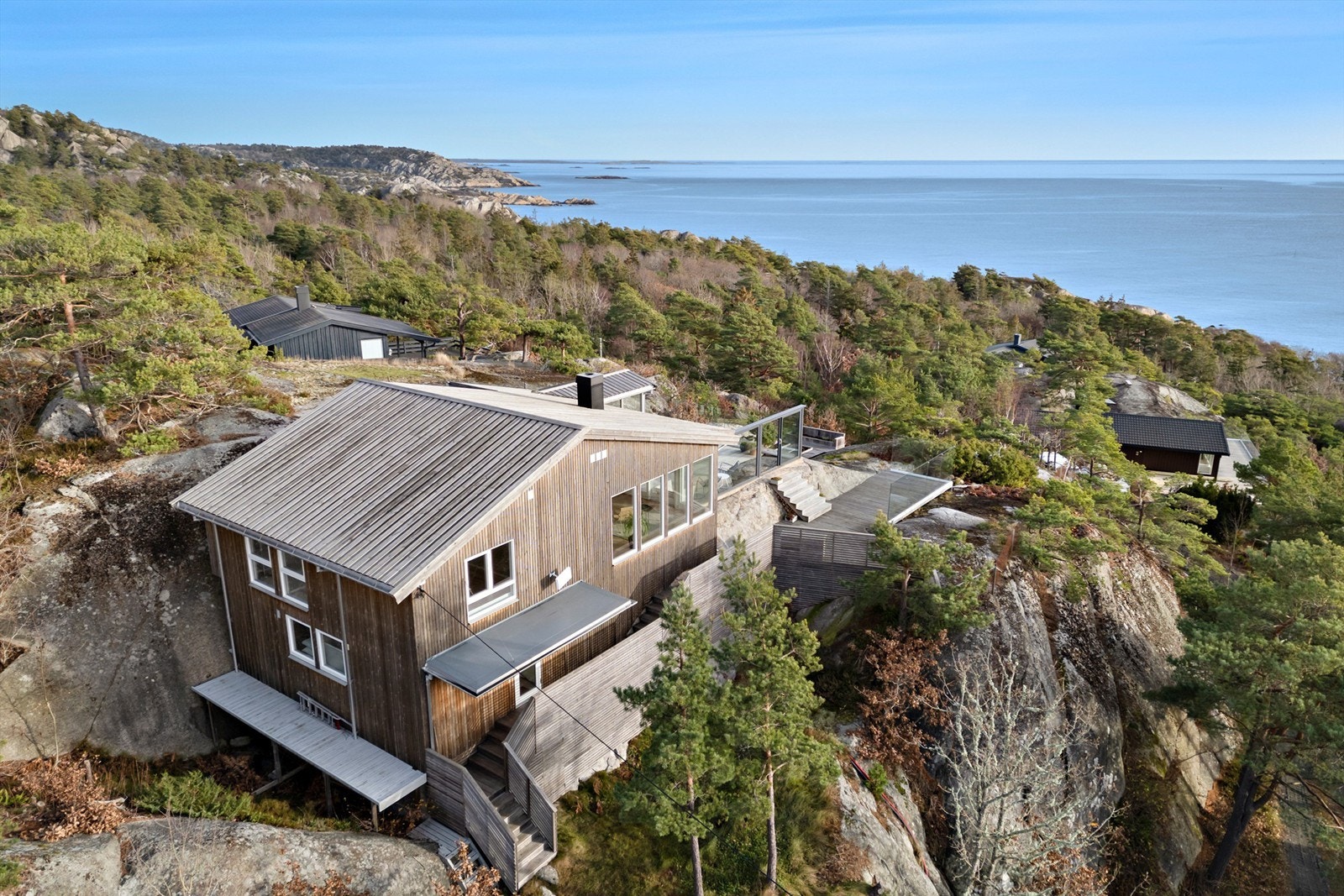 Hytta fra drone Galleribilde