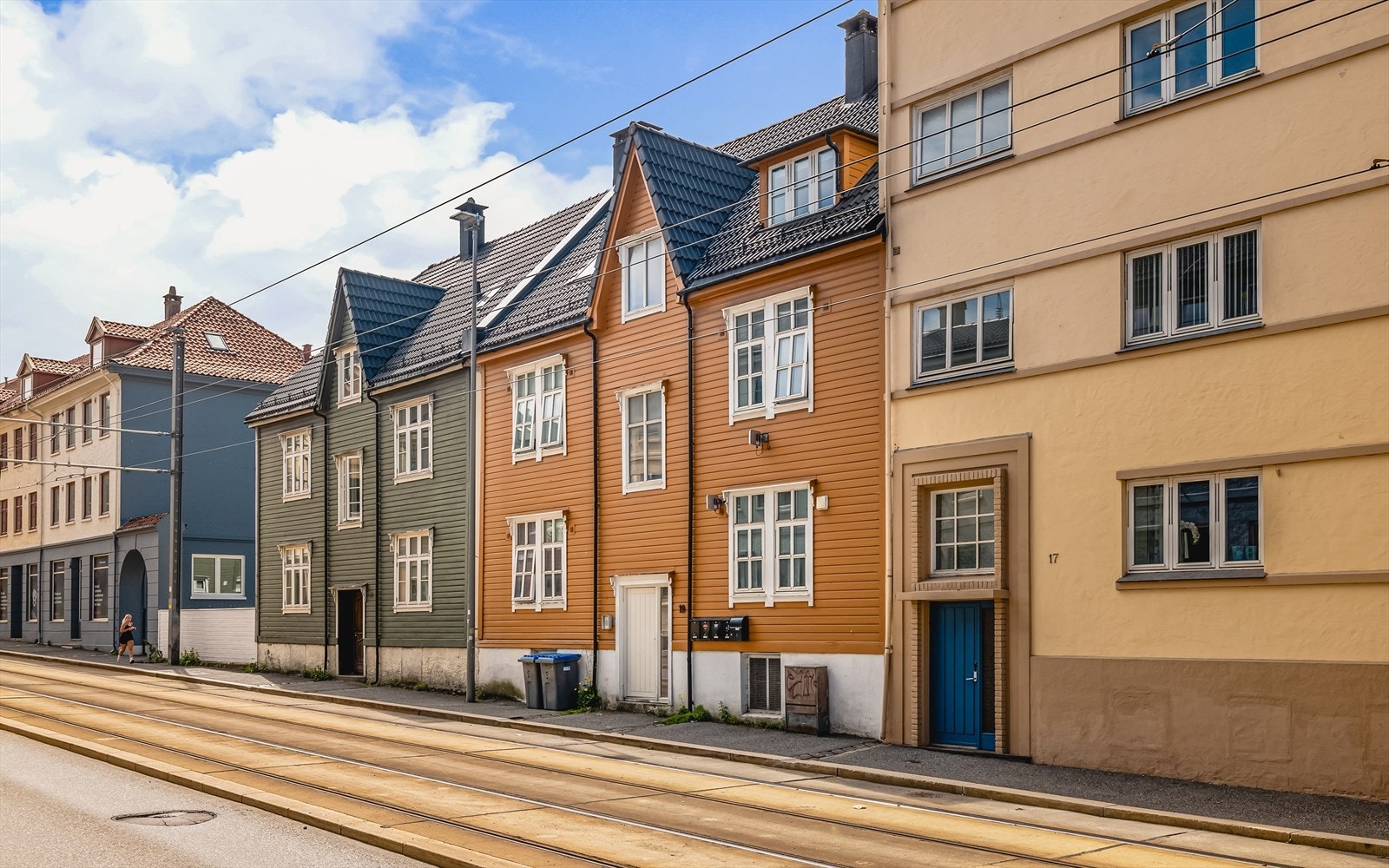 Friheten av ByBane og Garasjeplass rett utenfor døren! Galleribilde